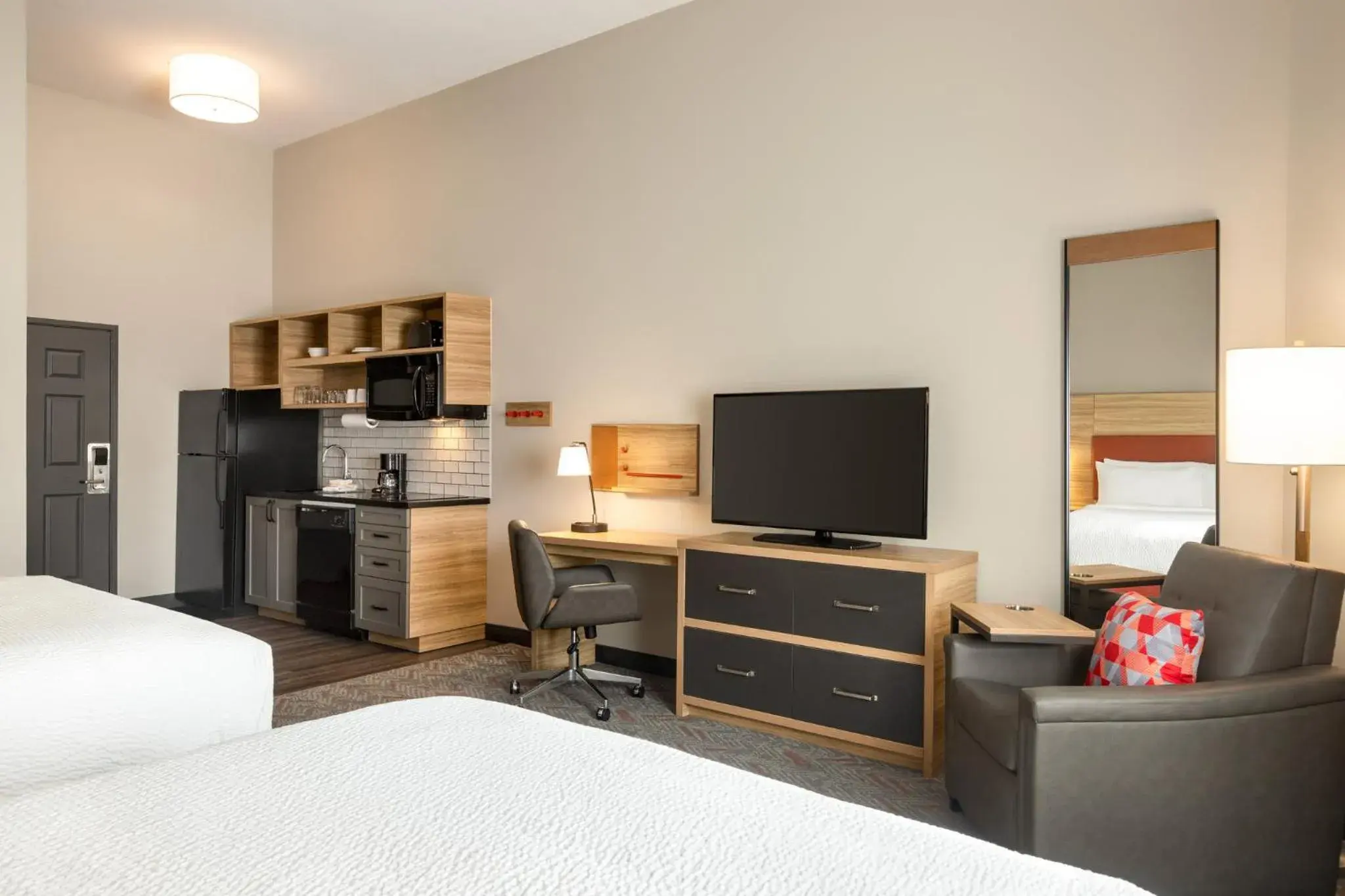 Studio Suite with Two Queen Beds in Candlewood Suites Mount Pleasant by IHG Studio Suite with Two Queen Beds in Candlewood Suites Mount Pleasant by IHG