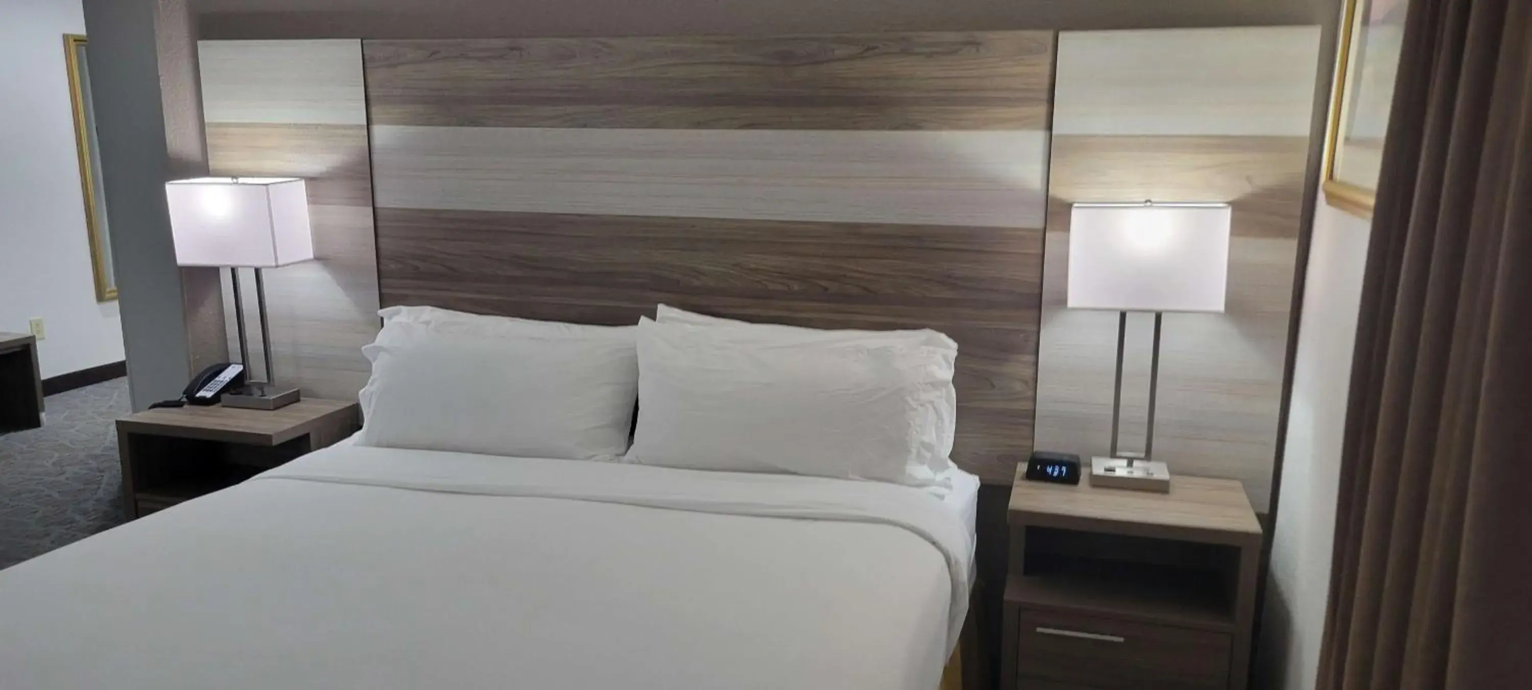 King Suite with Sofa Bed and Whirlpool - Non-Smoking in Holiday Inn Express Kernersville King Suite with Sofa Bed and Whirlpool - Non-Smoking in Holiday Inn Express Kernersville