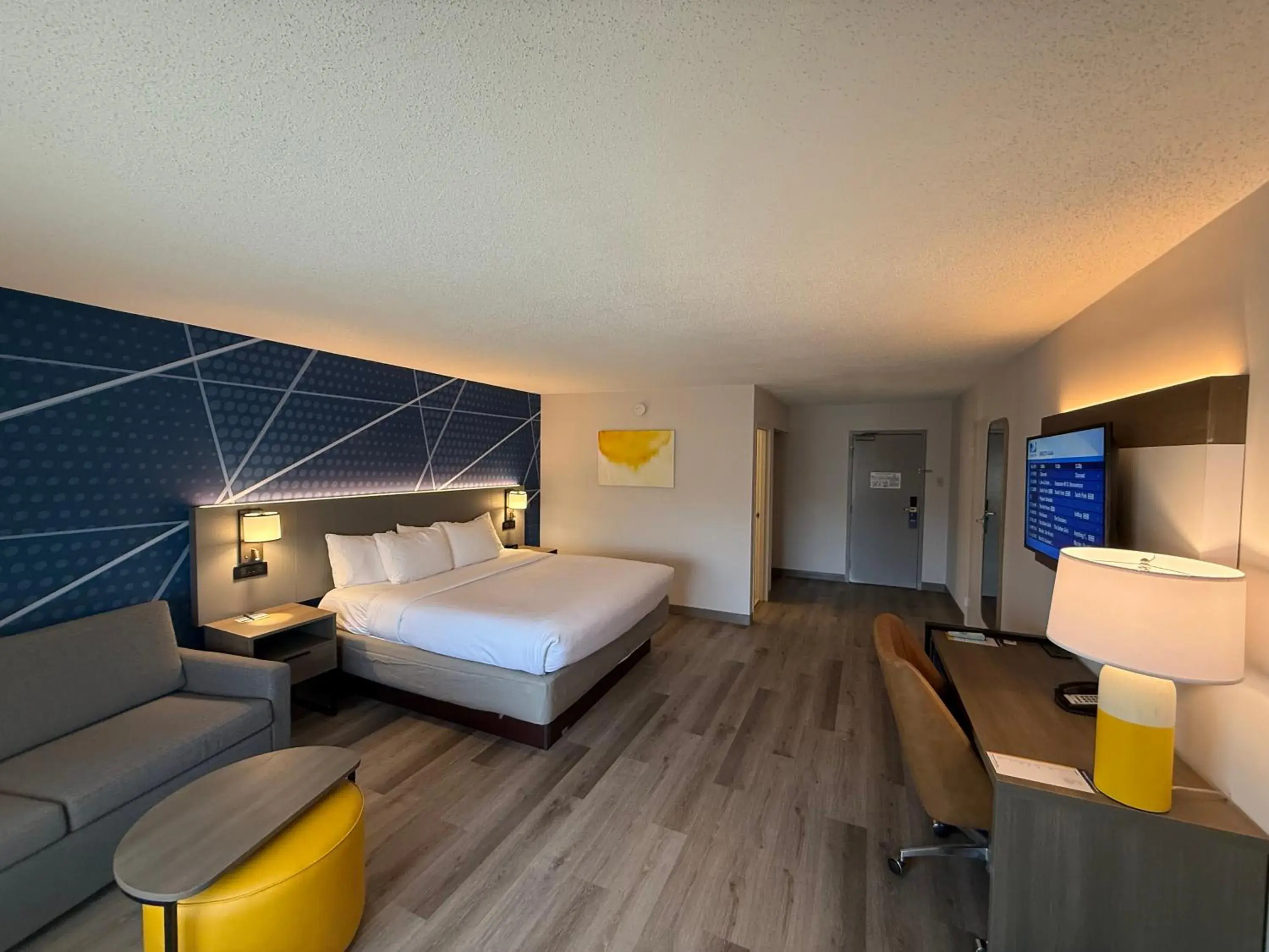 King Room with Sofa Bed - Non Smoking in Comfort Inn & Suites Danbury-Bethel King Room with Sofa Bed - Non Smoking in Comfort Inn & Suites Danbury-Bethel