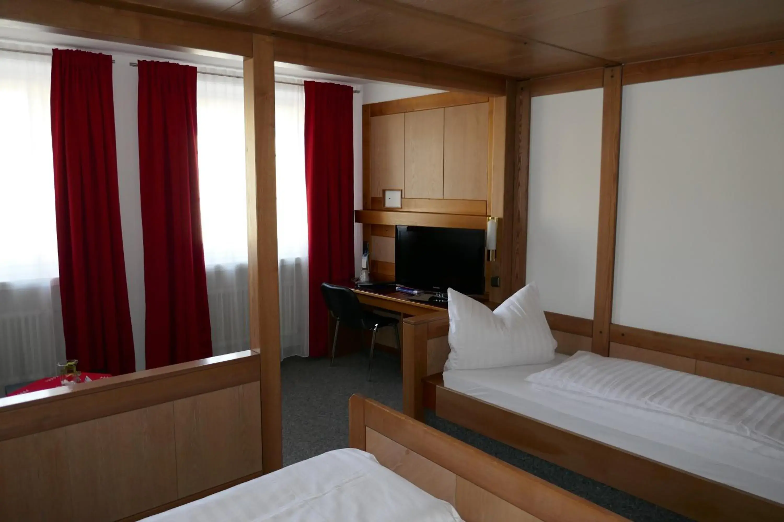 Triple Room in Bayerischer Hof Triple Room in Bayerischer Hof