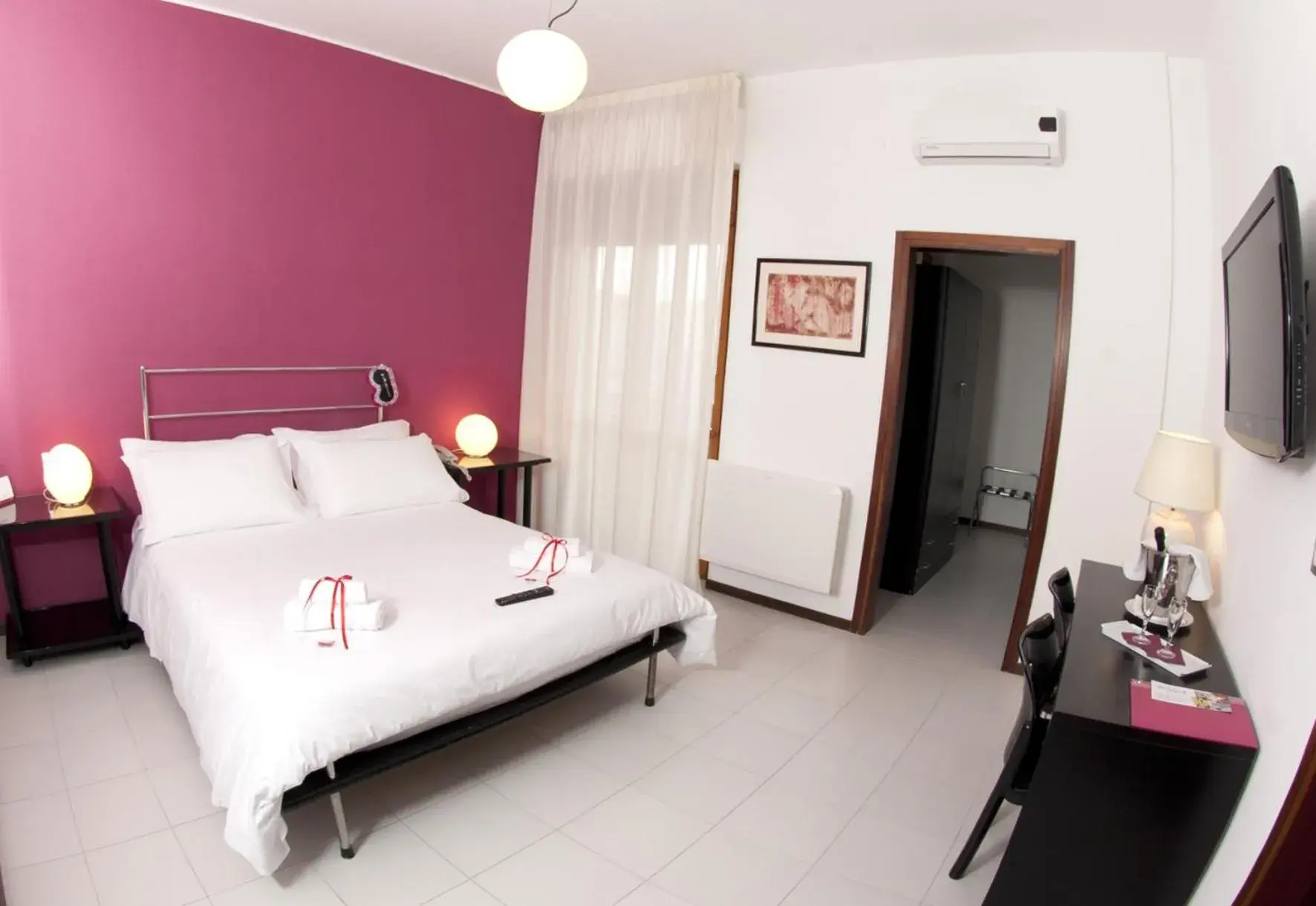 Photo of the whole room, Bed in Hotel Zenit Salento Photo of the whole room, Bed in Hotel Zenit Salento