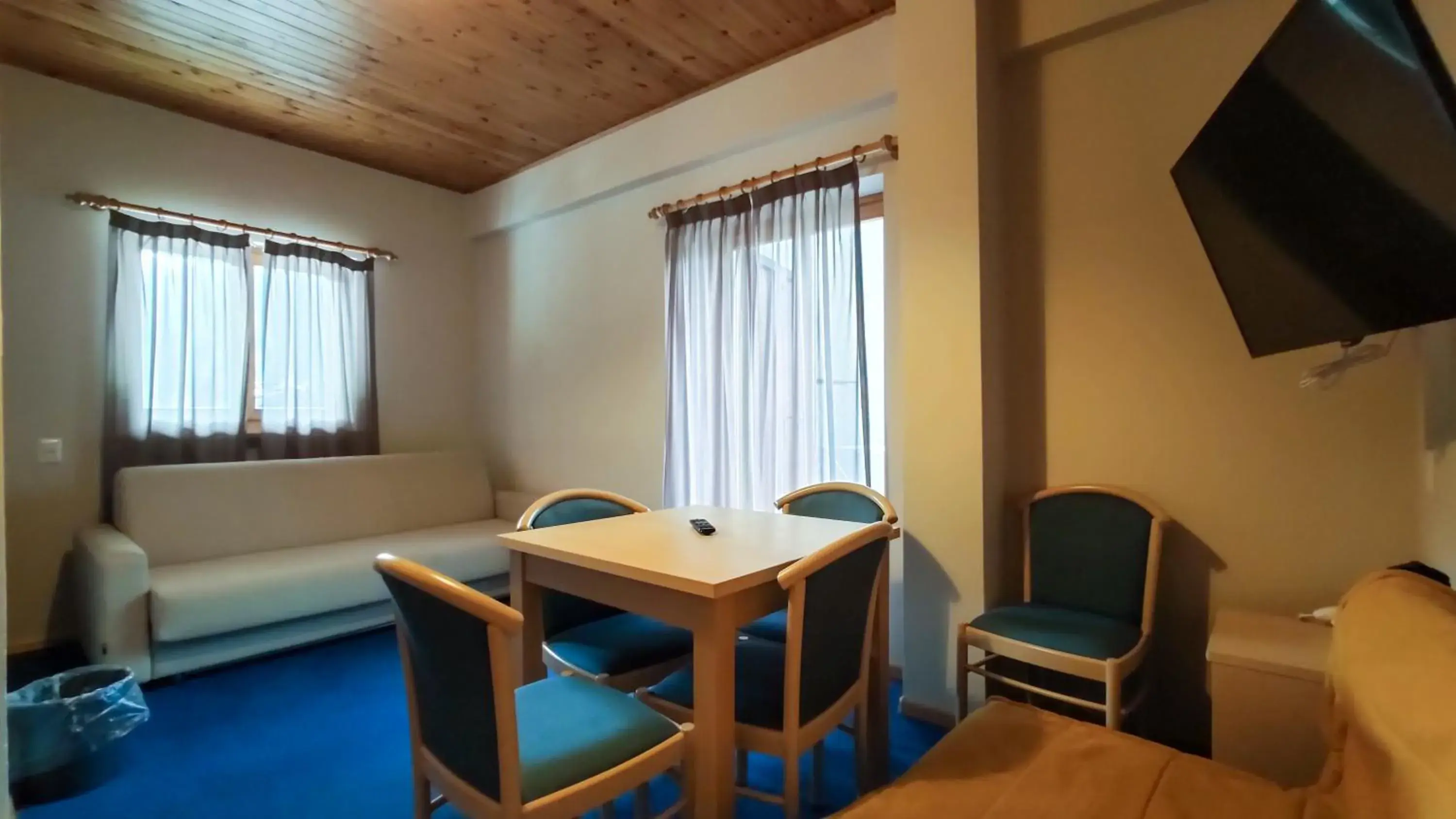 Family Room (2 Adults + 3 Children) in Hotel Principe Marmolada Family Room (2 Adults + 3 Children) in Hotel Principe Marmolada