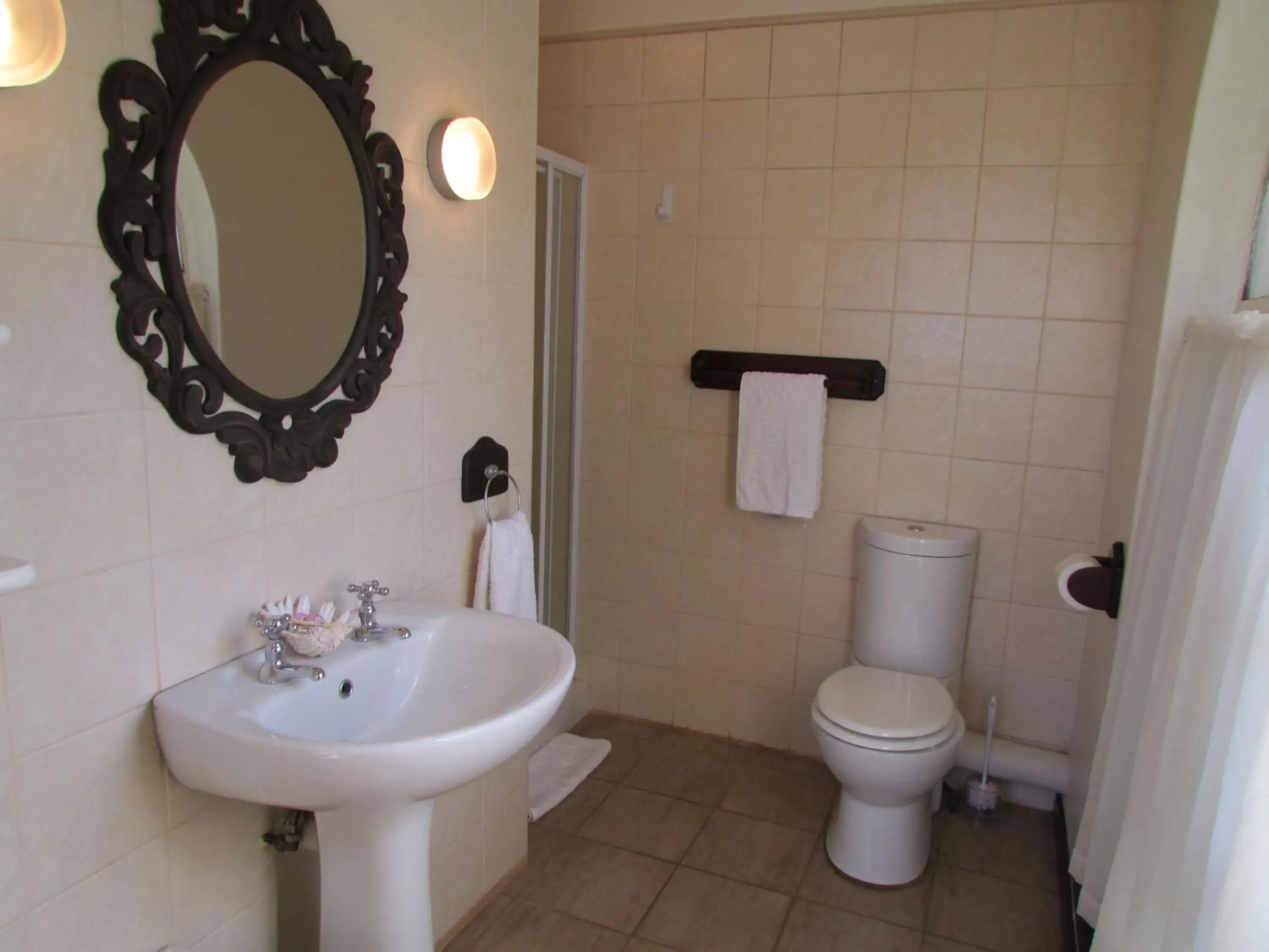 Double Room in Bancroft B&B Double Room in Bancroft B&B