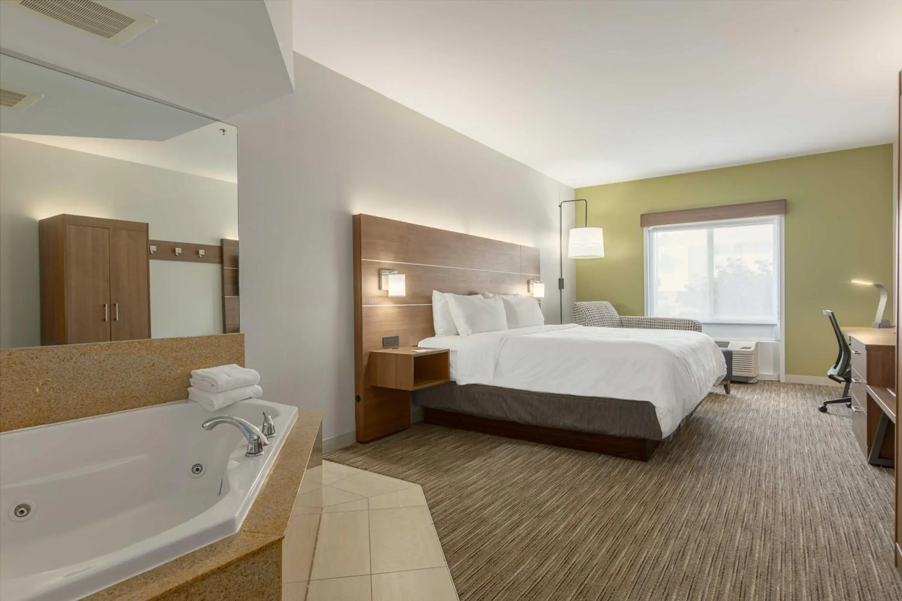King Suite with Jetted Tub in Holiday Inn Express Hotel & Suites Binghamton University-Vestal by IHG King Suite with Jetted Tub in Holiday Inn Express Hotel & Suites Binghamton University-Vestal by IHG