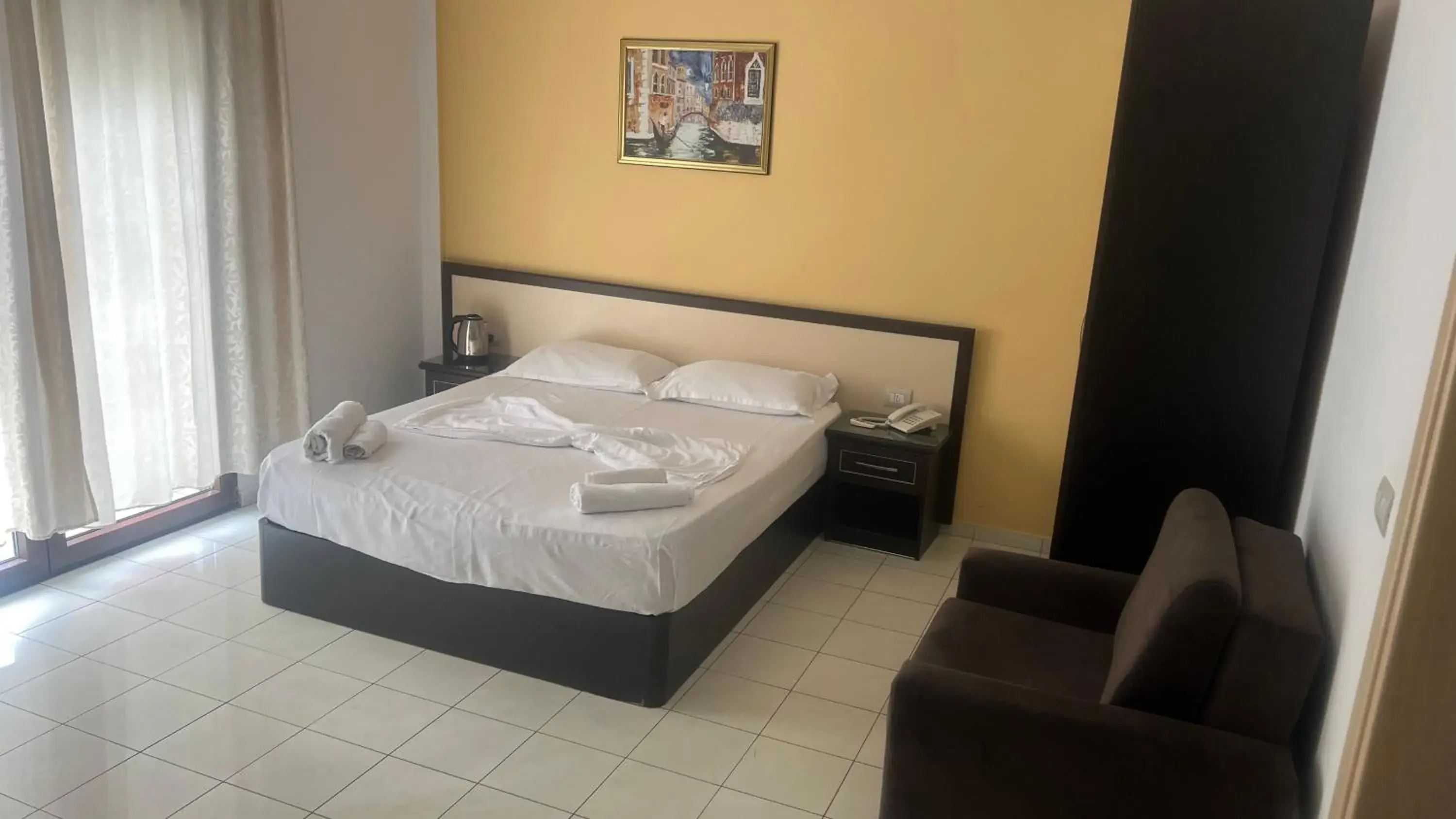 Family Room with Balcony in Sunrise Hotel Cameria Family Room with Balcony in Sunrise Hotel Cameria