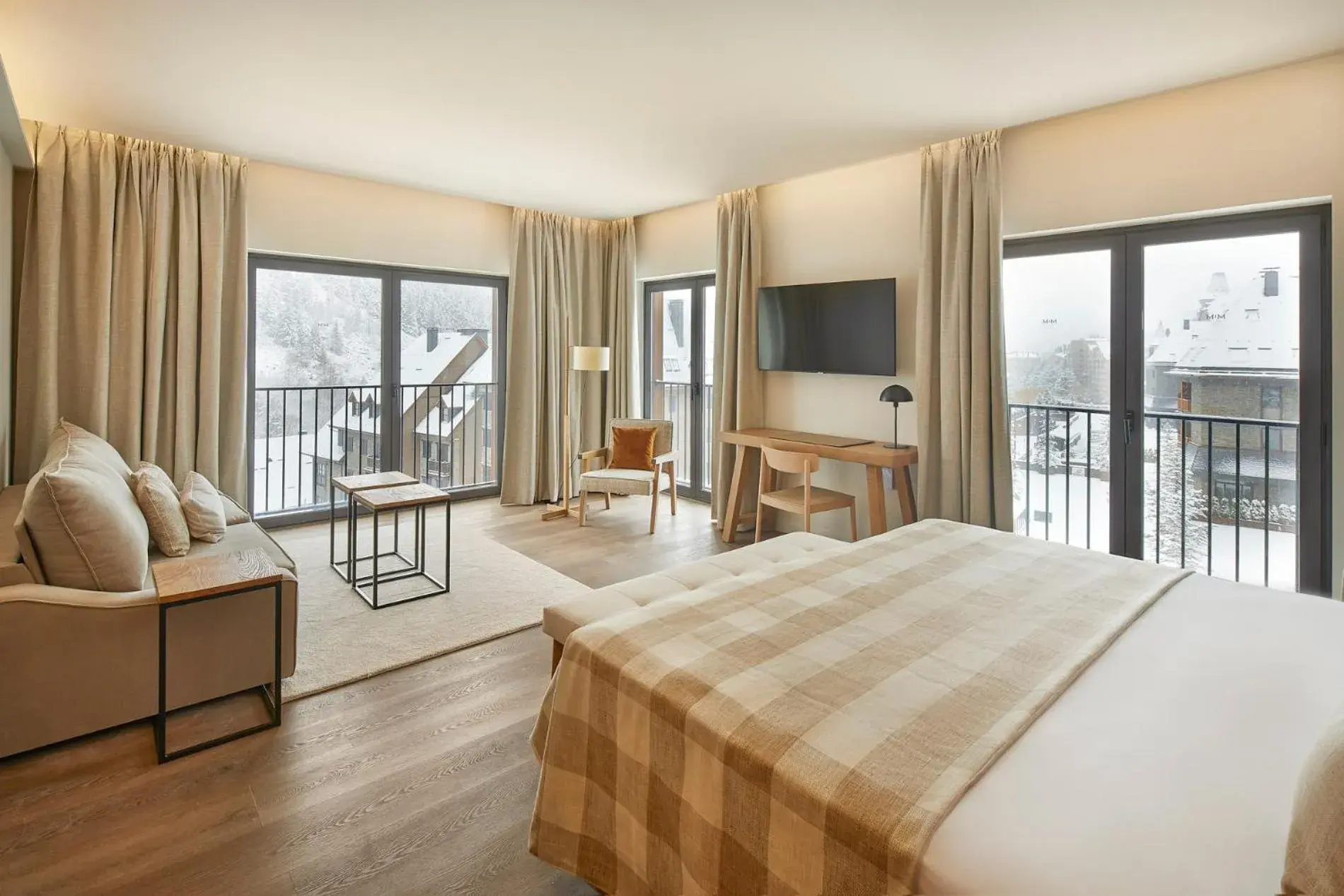 Junior Suite in Hotel MIM Baqueira Luxury & SPA Junior Suite in Hotel MIM Baqueira Luxury & SPA