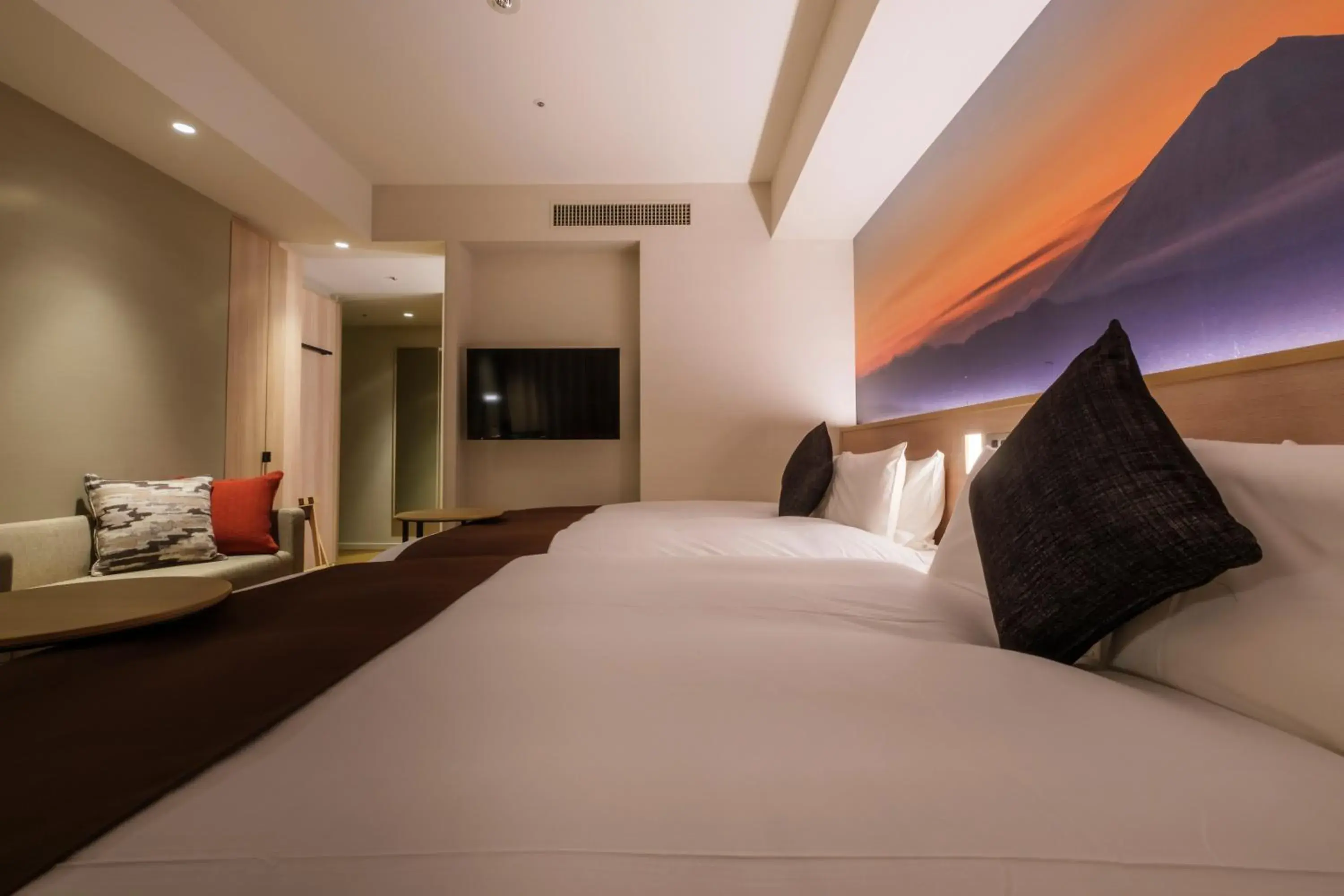 Standard Quadruple Room in Hotel JAL City Haneda Tokyo West Wing Standard Quadruple Room in Hotel JAL City Haneda Tokyo West Wing