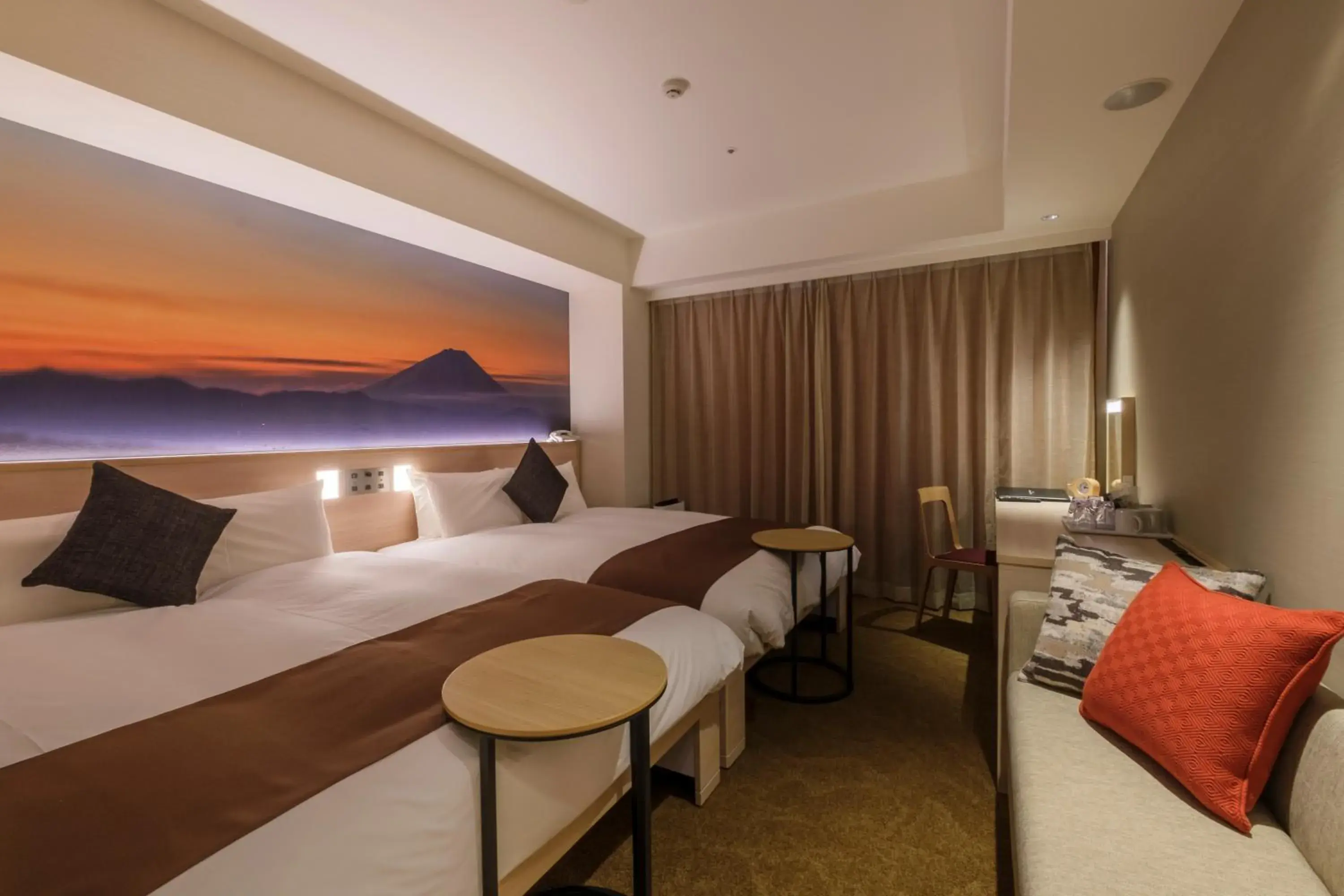 Standard Quadruple Room in Hotel JAL City Haneda Tokyo West Wing Standard Quadruple Room in Hotel JAL City Haneda Tokyo West Wing