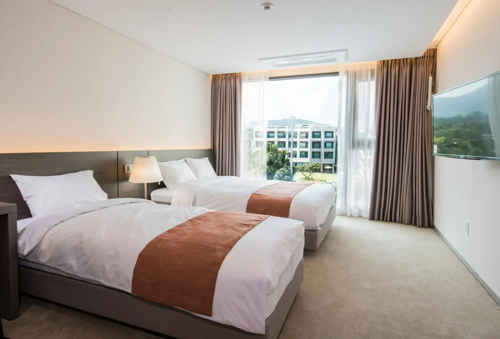 Standard Twin Room in Grand Mer Hotel Seogwipo Ocean Standard Twin Room in Grand Mer Hotel Seogwipo Ocean