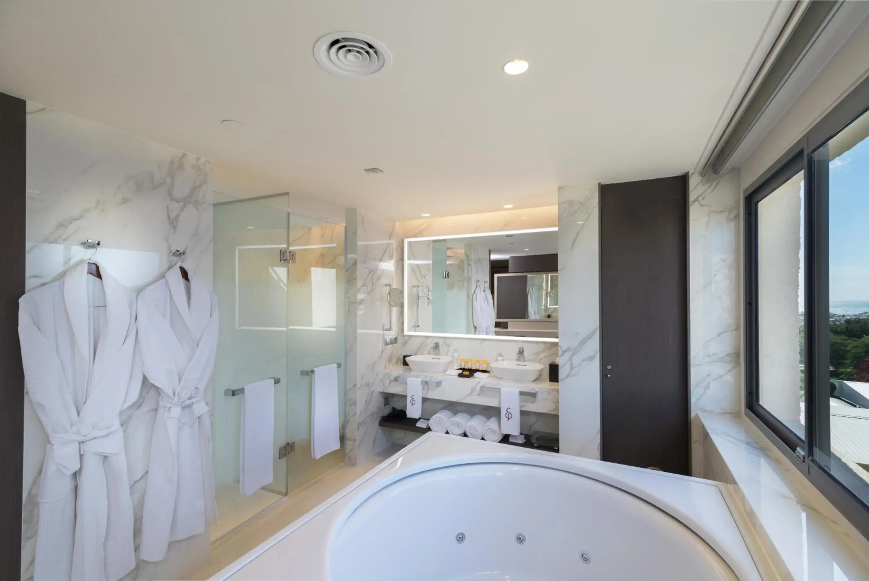 Ambassador Royal Junior Suite in El Embajador, a Royal Hideaway Hotel Ambassador Royal Junior Suite in El Embajador, a Royal Hideaway Hotel