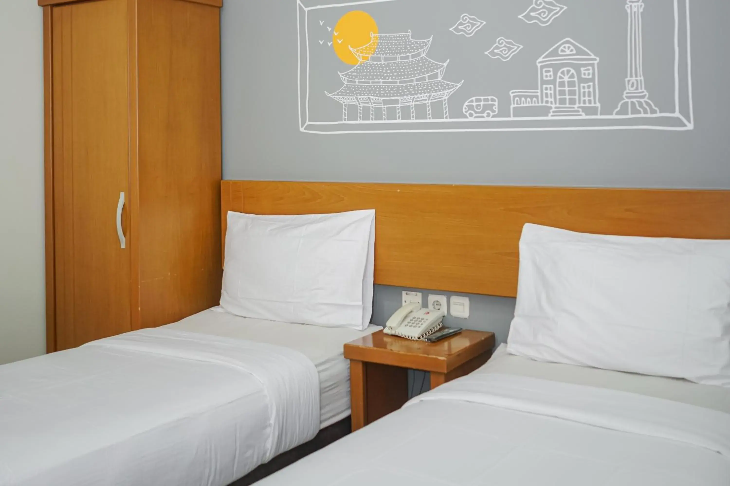 Superior Double or Twin Room in Sunrise Hotel Semarang Superior Double or Twin Room in Sunrise Hotel Semarang