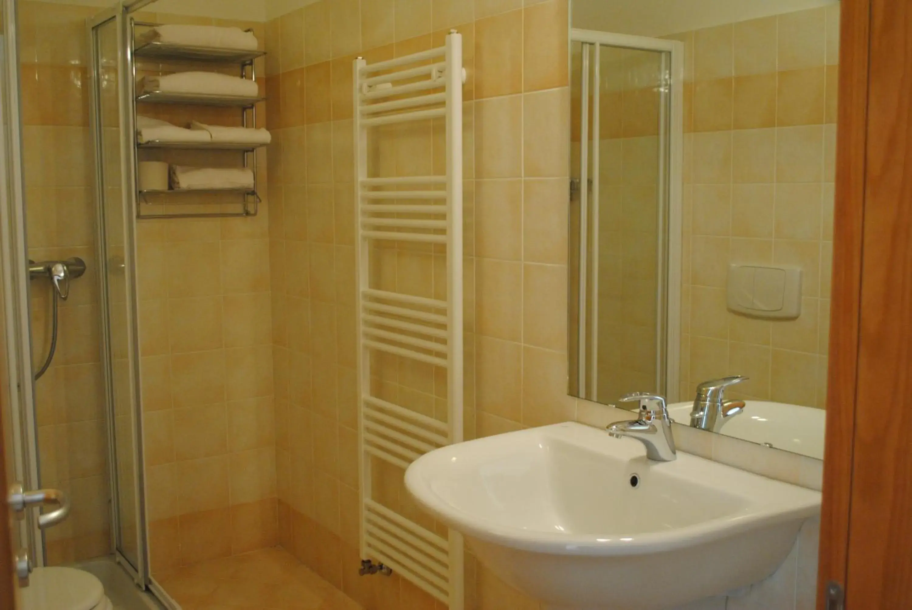 Single Room in International Hotel Single Room in International Hotel