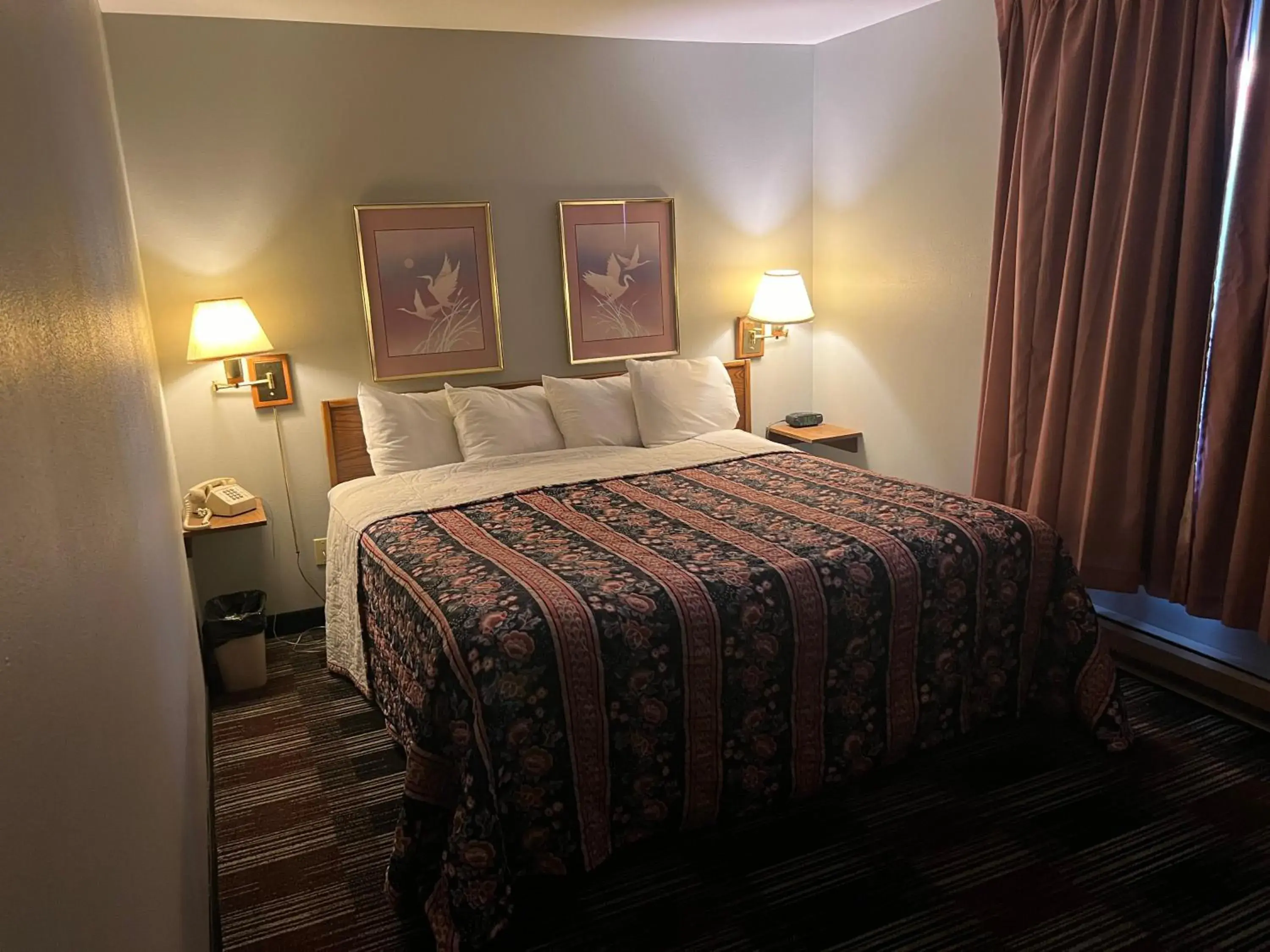 King Suite in The Ridge Motor Inn King Suite in The Ridge Motor Inn