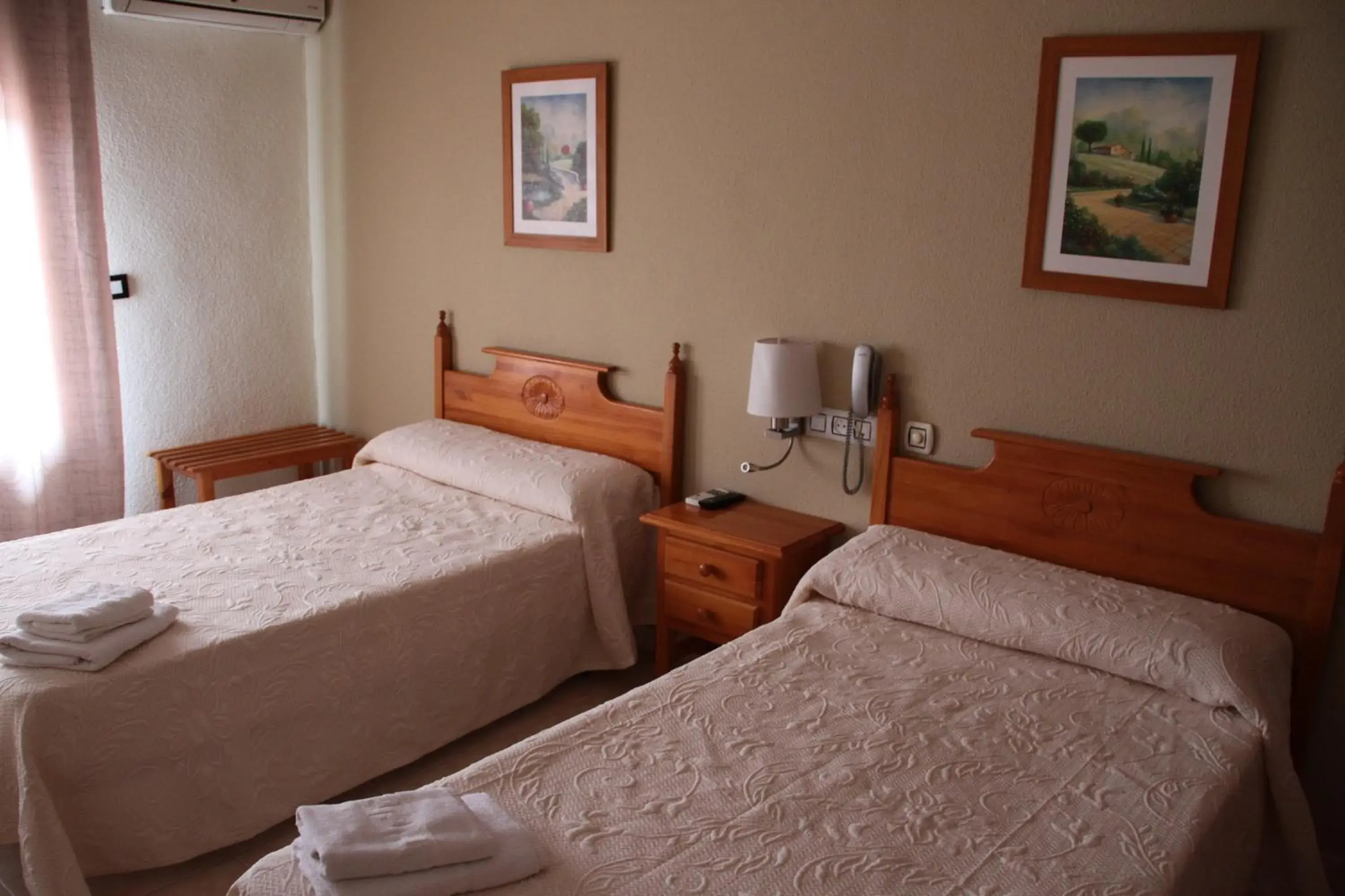 Single Room in Hotel Don Juan Single Room in Hotel Don Juan