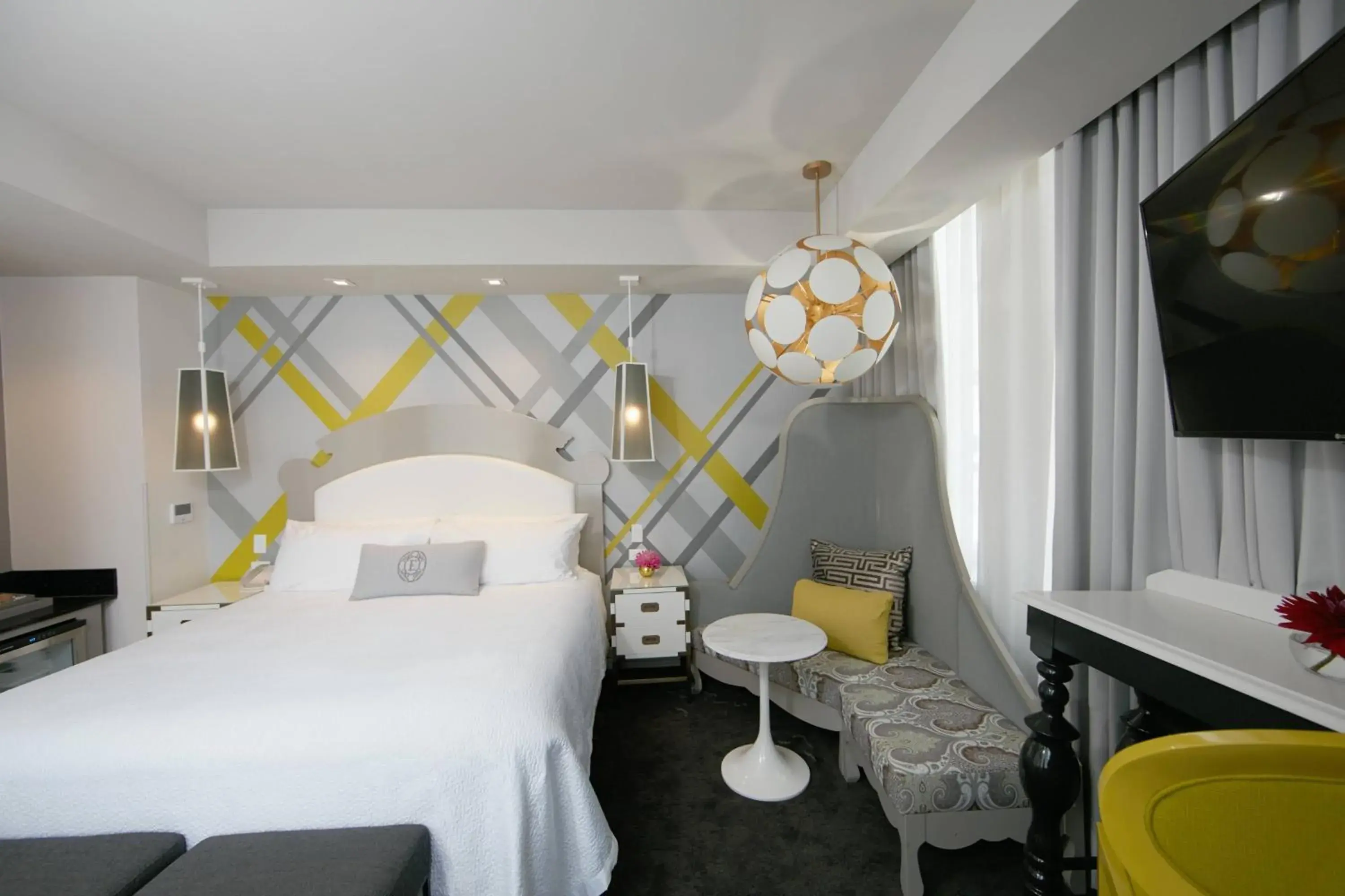 King Room with City View and Adapted Tub - Mobility Accessible in Elyton Hotel, Autograph Collection King Room with City View and Adapted Tub - Mobility Accessible in Elyton Hotel, Autograph Collection