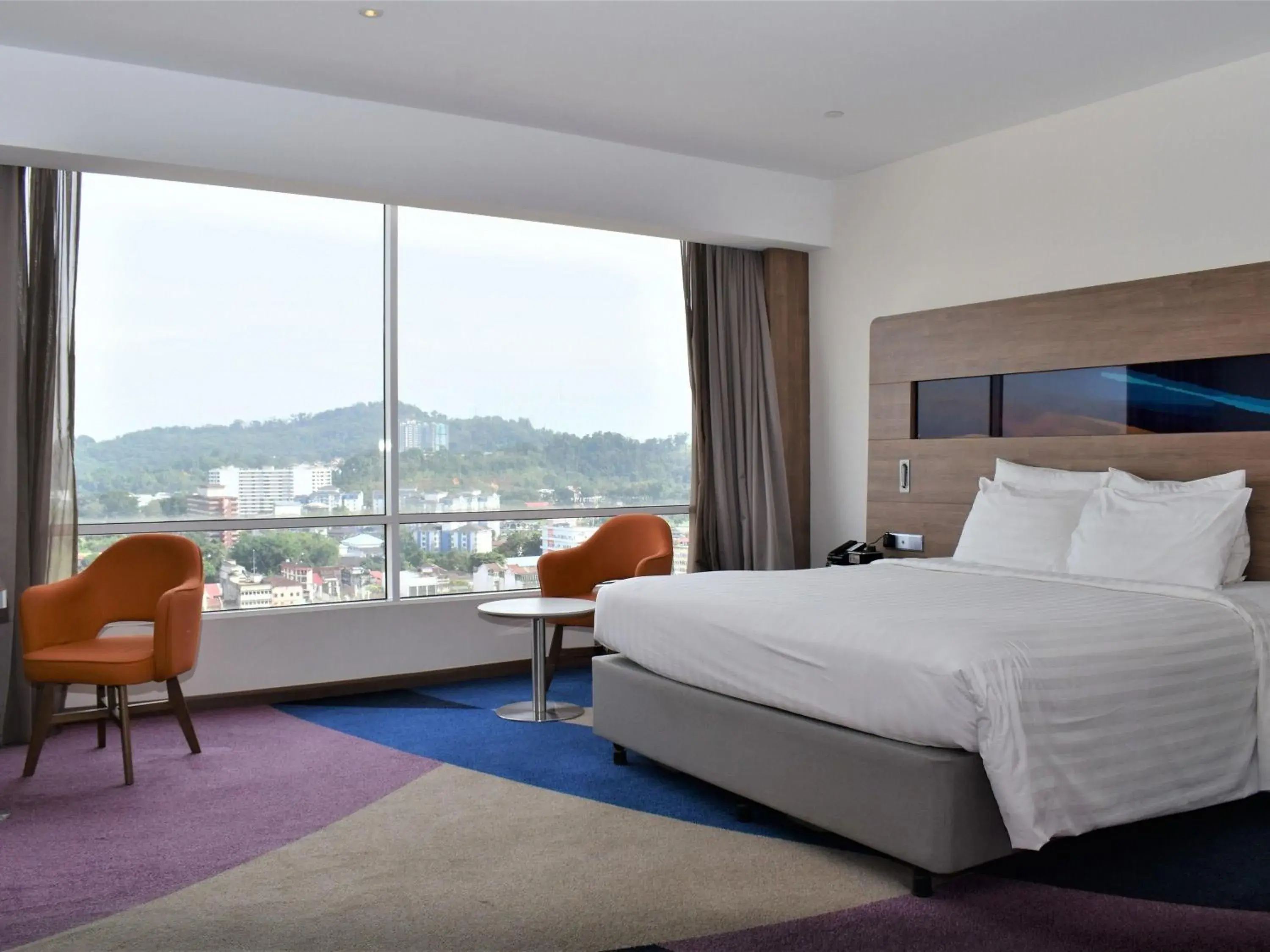 Grand Deluxe Room with King Bed in Novotel Taiping Grand Deluxe Room with King Bed in Novotel Taiping