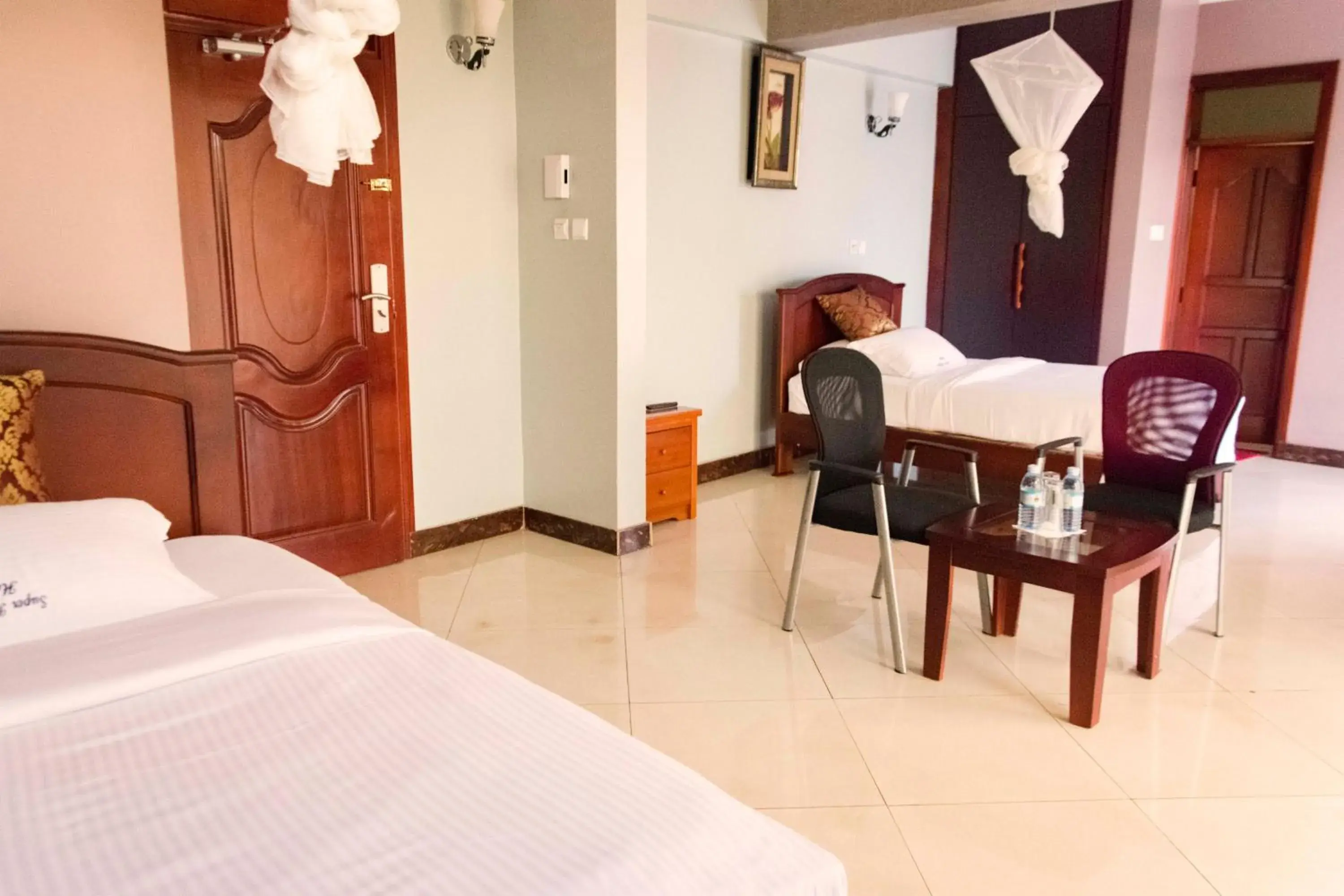 Family Room in Super Paradise Hotel Family Room in Super Paradise Hotel