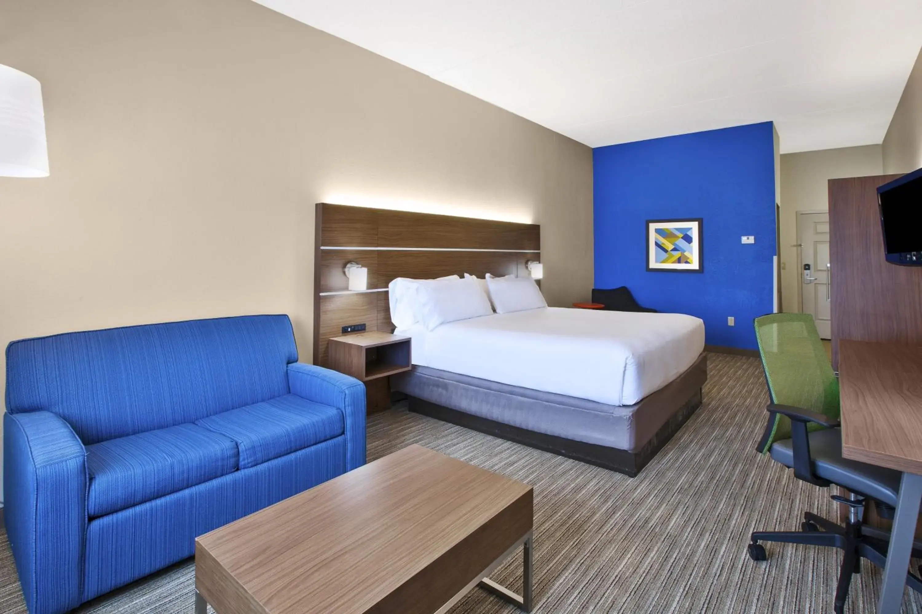 One-Bedroom King Suite in Holiday Inn Express Hotel & Suites Alcoa Knoxville Airport by IHG One-Bedroom King Suite in Holiday Inn Express Hotel & Suites Alcoa Knoxville Airport by IHG