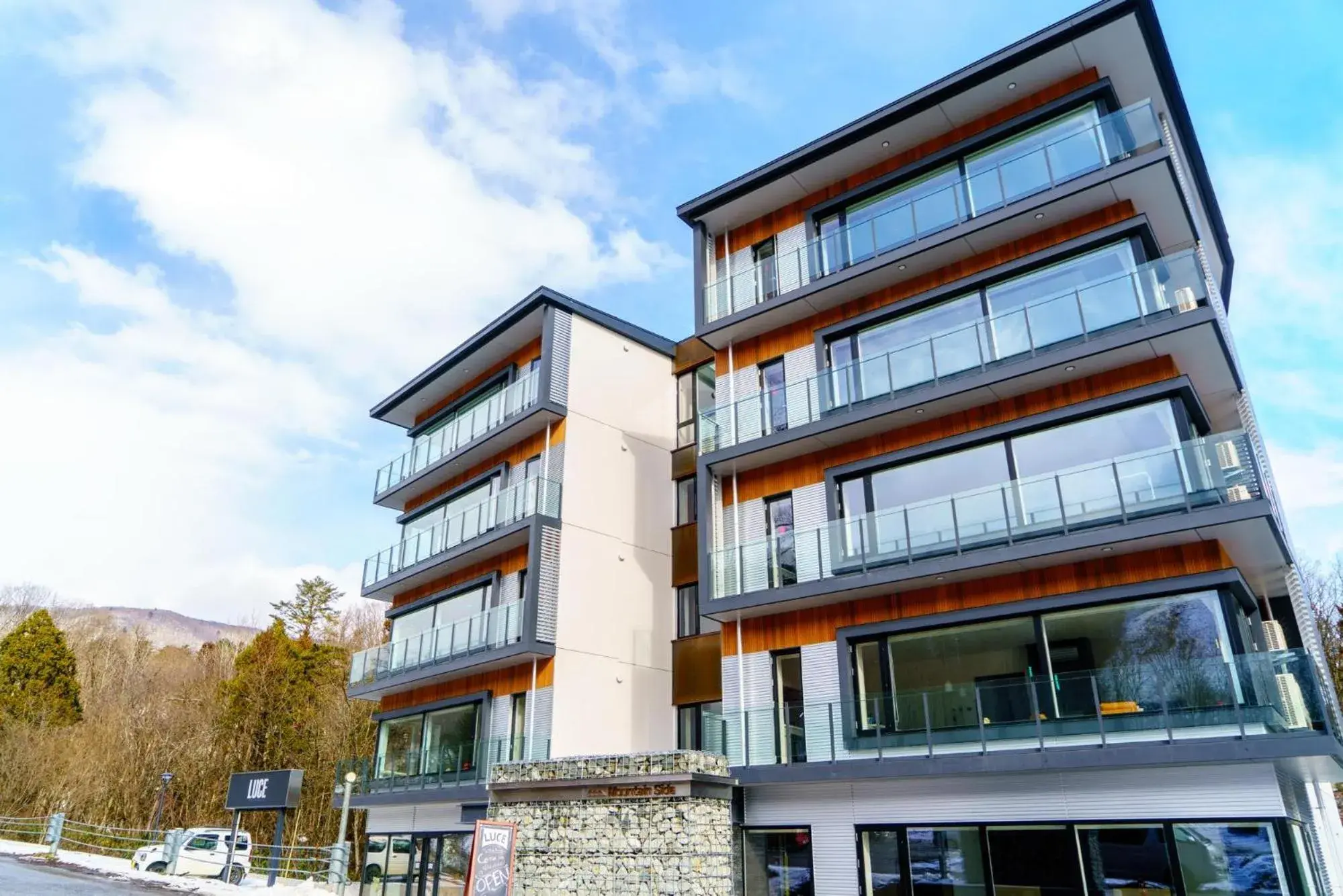 Mountain Side Hakuba Mountain Side Hakuba