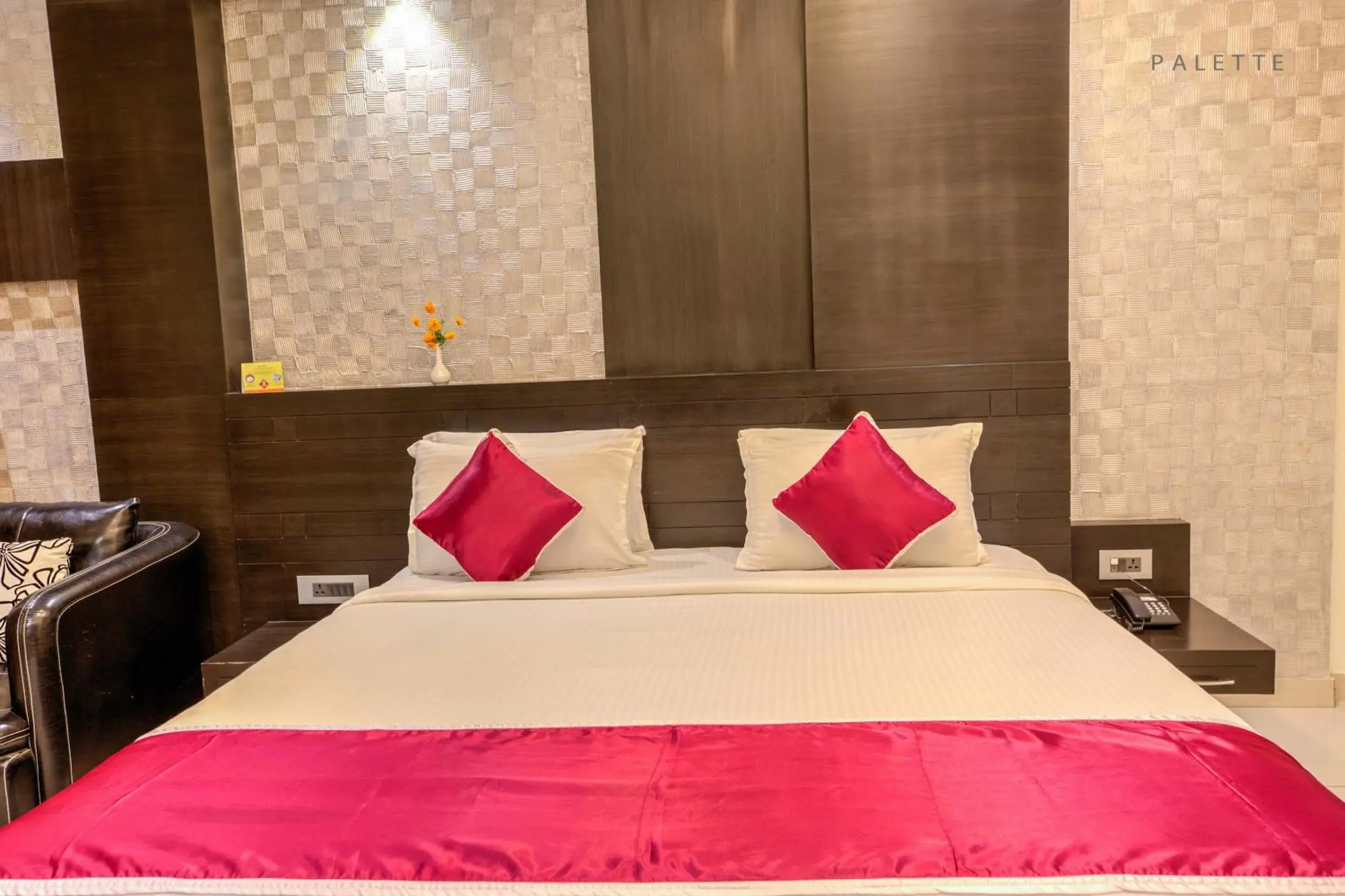 Deluxe Double Room in Hotel Pioneer Grand Palace Deluxe Double Room in Hotel Pioneer Grand Palace