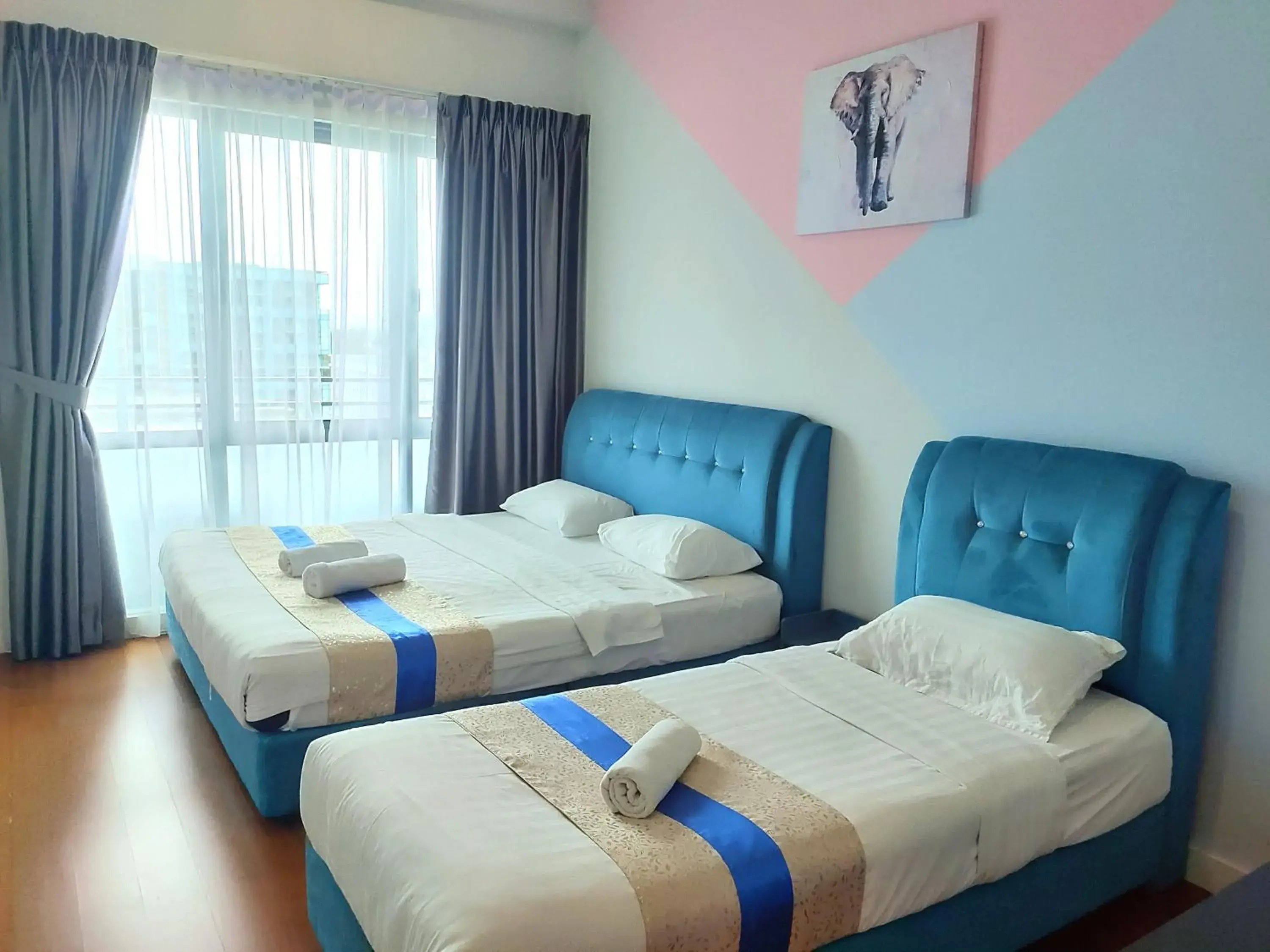 Four-Bedroom Apartment with Partial Seaview in Sunset Seaview Vacation Condos @ IMAGO Shopping Mall Four-Bedroom Apartment with Partial Seaview in Sunset Seaview Vacation Condos @ IMAGO Shopping Mall