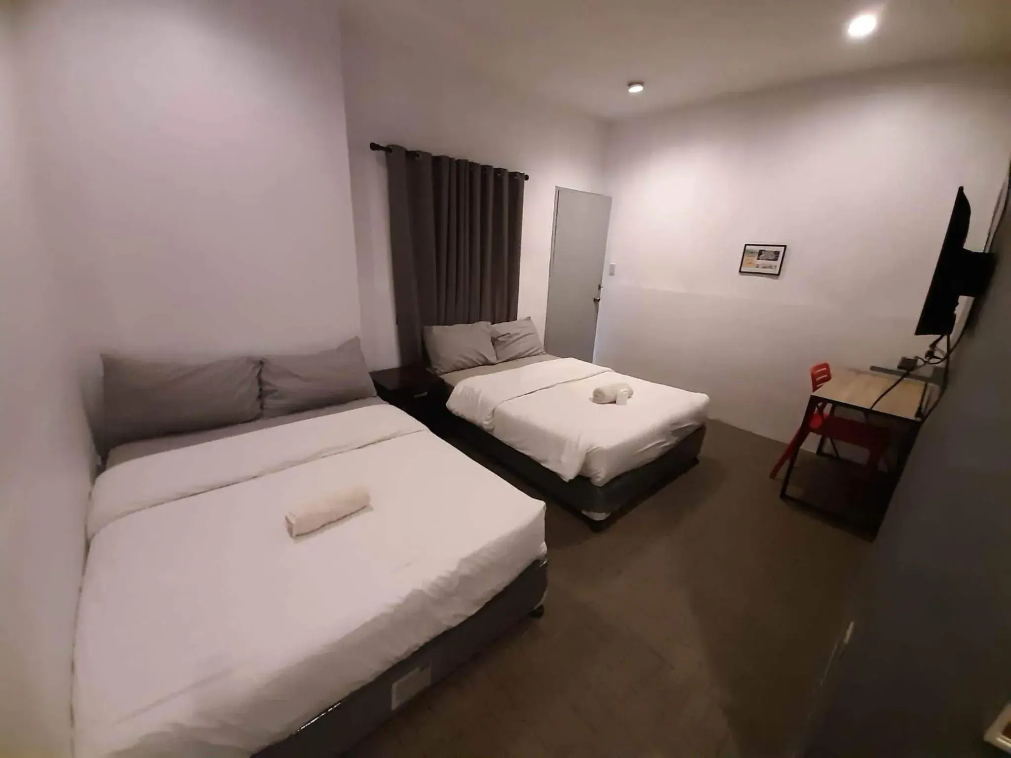 Comfort Quadruple Room in Hometown Hotel - Lacson Bacolod Comfort Quadruple Room in Hometown Hotel - Lacson Bacolod