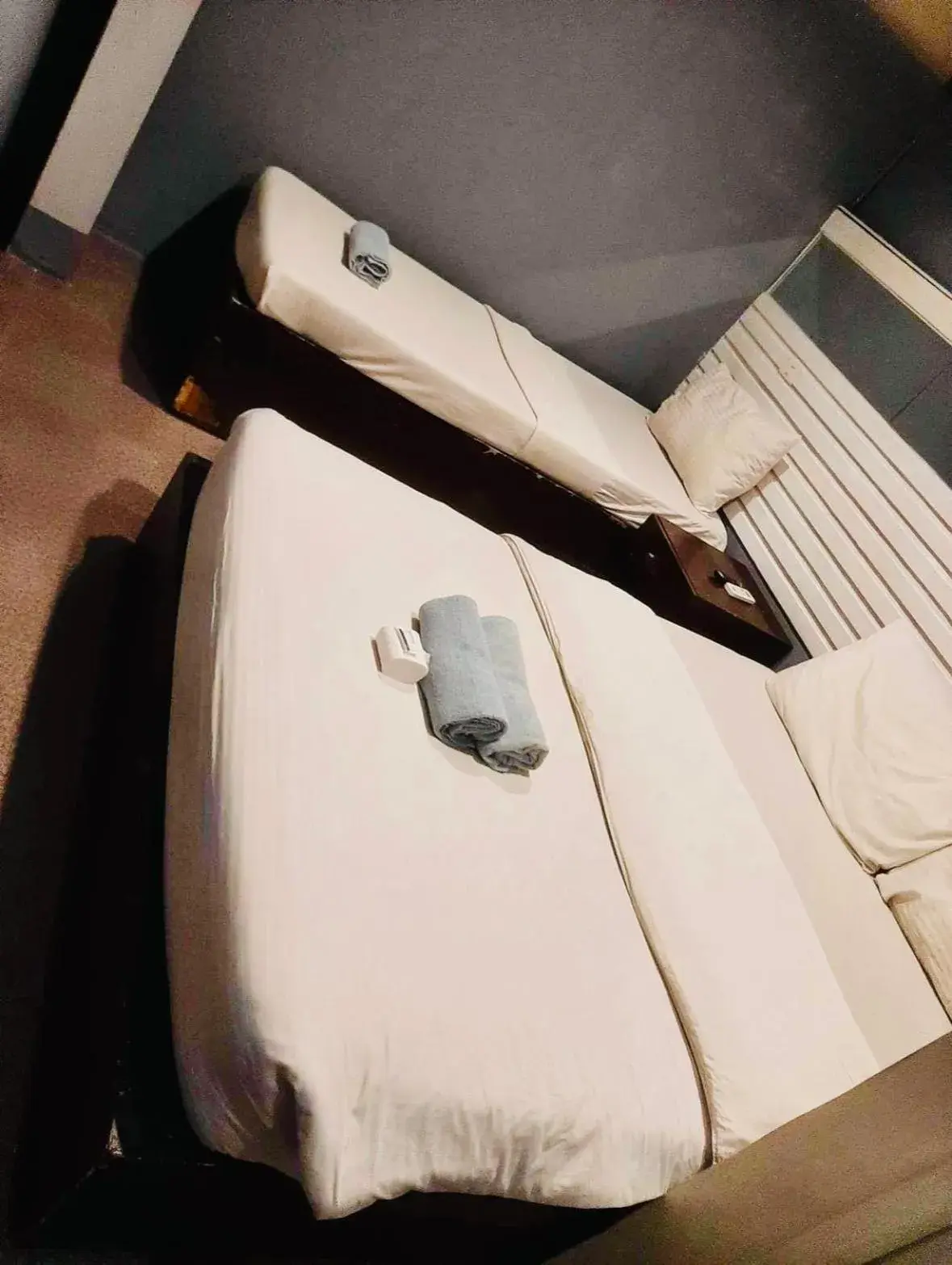 Triple Room in Hometown Hotel - Lacson Bacolod Triple Room in Hometown Hotel - Lacson Bacolod