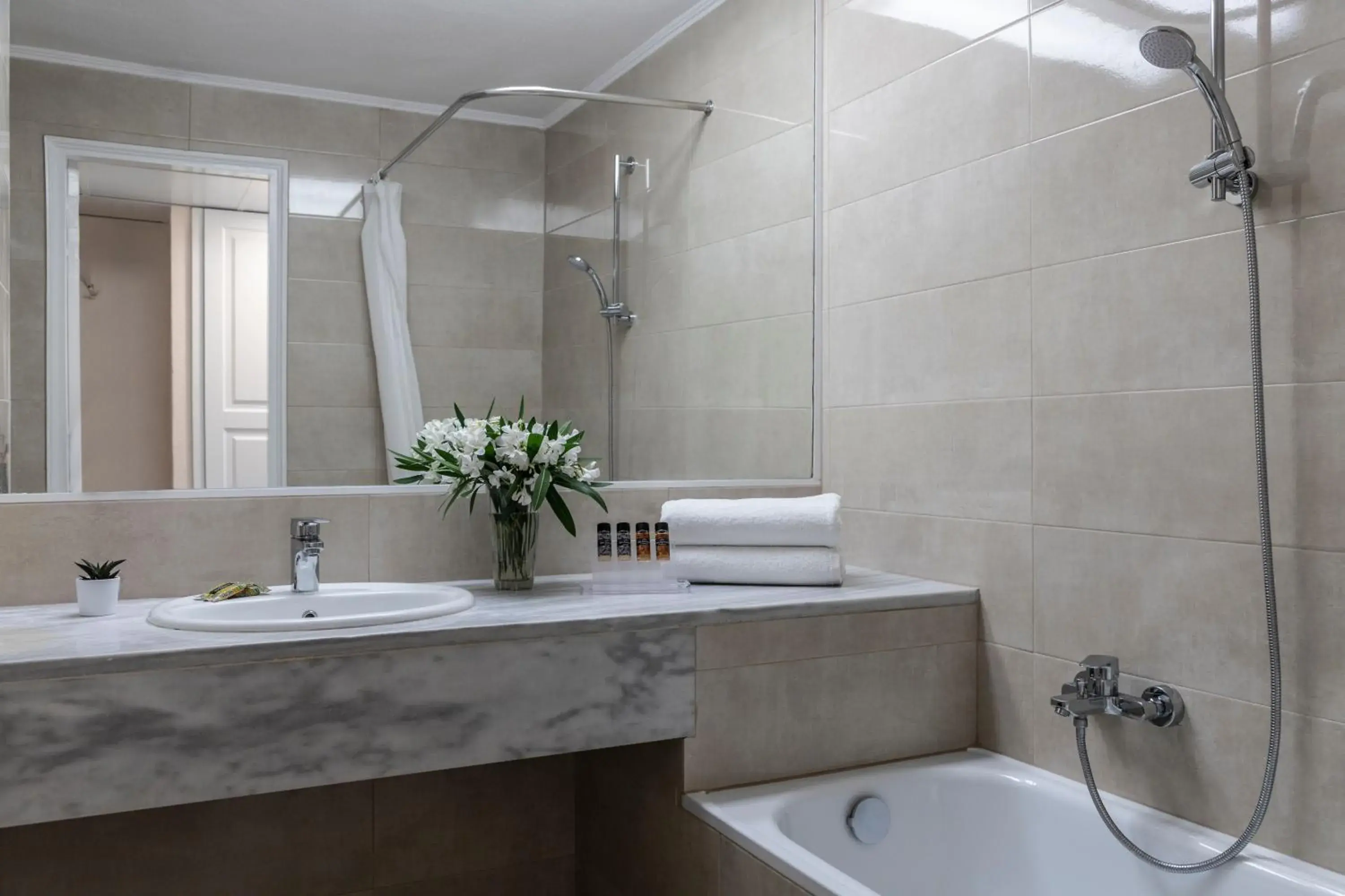 Classic Double or Twin Room - single occupancy in Amalia Hotel Meteora Classic Double or Twin Room - single occupancy in Amalia Hotel Meteora