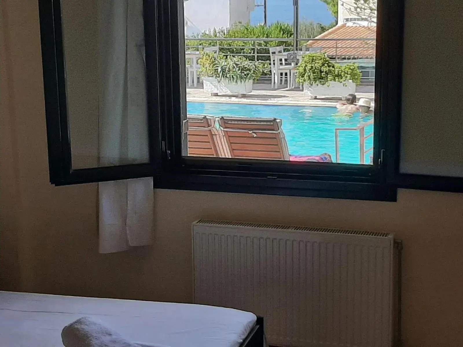 Triple Room with Pool View in Ela Mesa Triple Room with Pool View in Ela Mesa