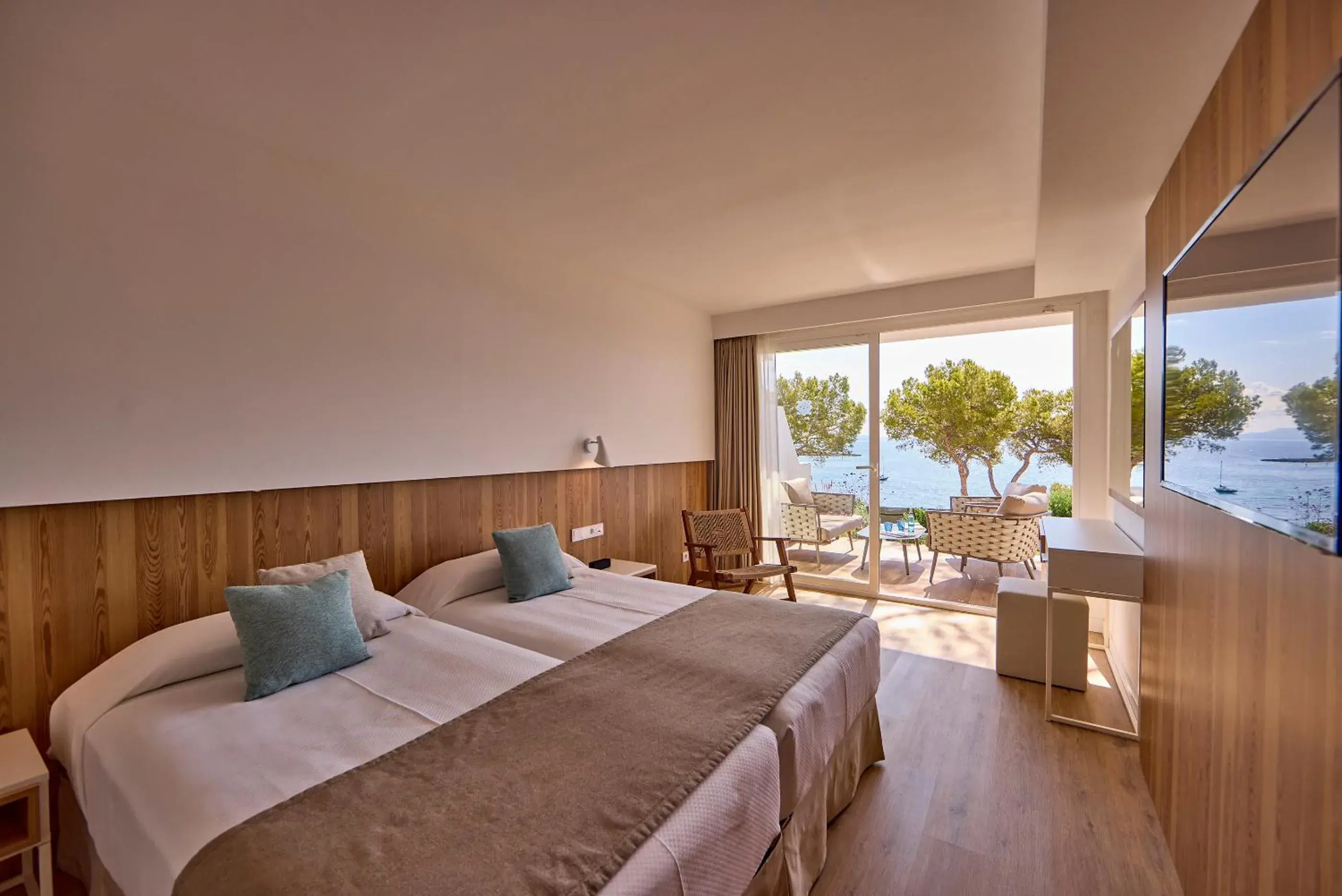 Deluxe Apartment with Sea View in Aparthotel Ponent Mar Deluxe Apartment with Sea View in Aparthotel Ponent Mar