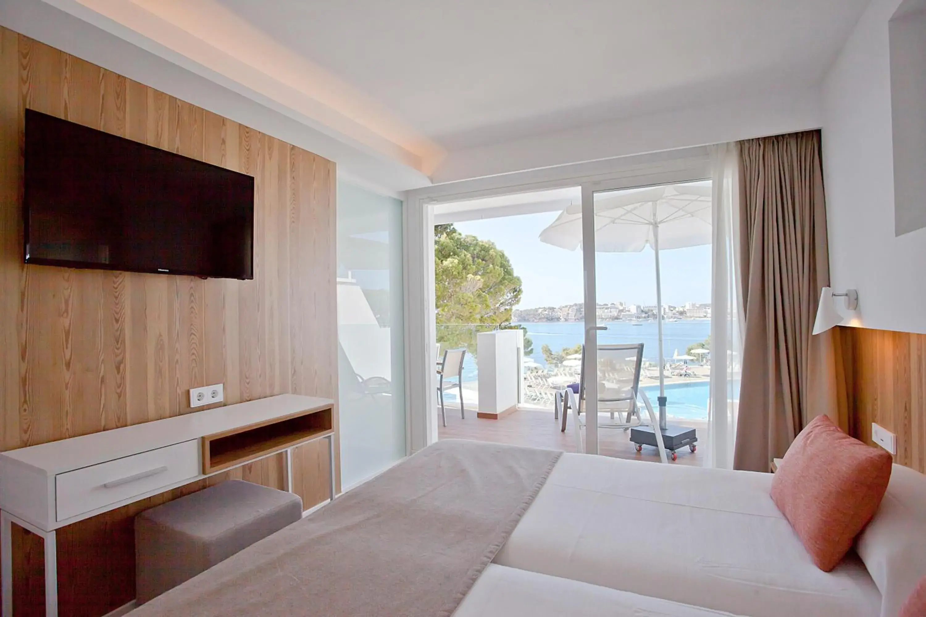 Premium Apartment with Sea View in Aparthotel Ponent Mar Premium Apartment with Sea View in Aparthotel Ponent Mar