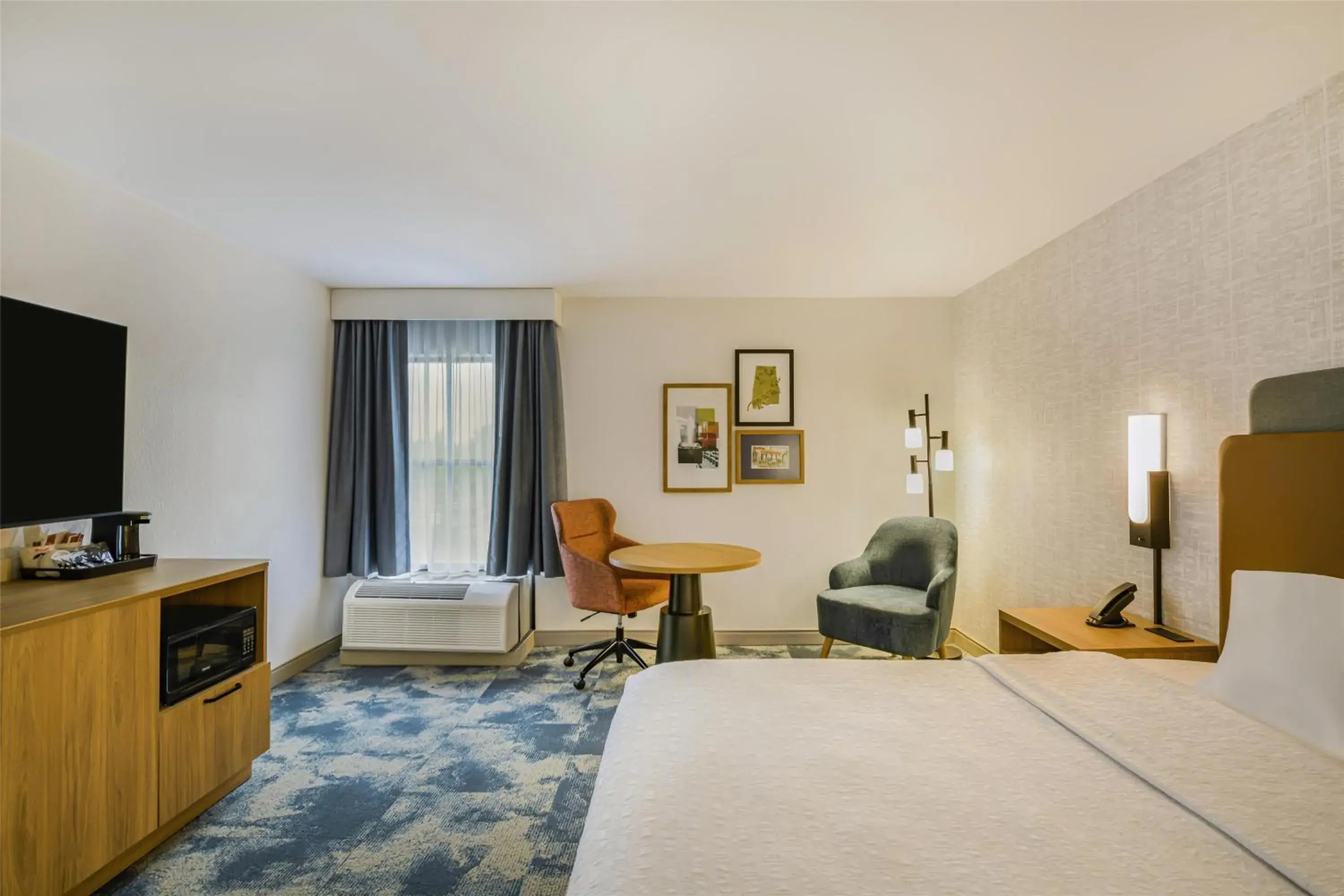 King Study with Sofa Bed - Non-Smoking in Hampton Inn Huntsville-Arsenal/South Parkway King Study with Sofa Bed - Non-Smoking in Hampton Inn Huntsville-Arsenal/South Parkway