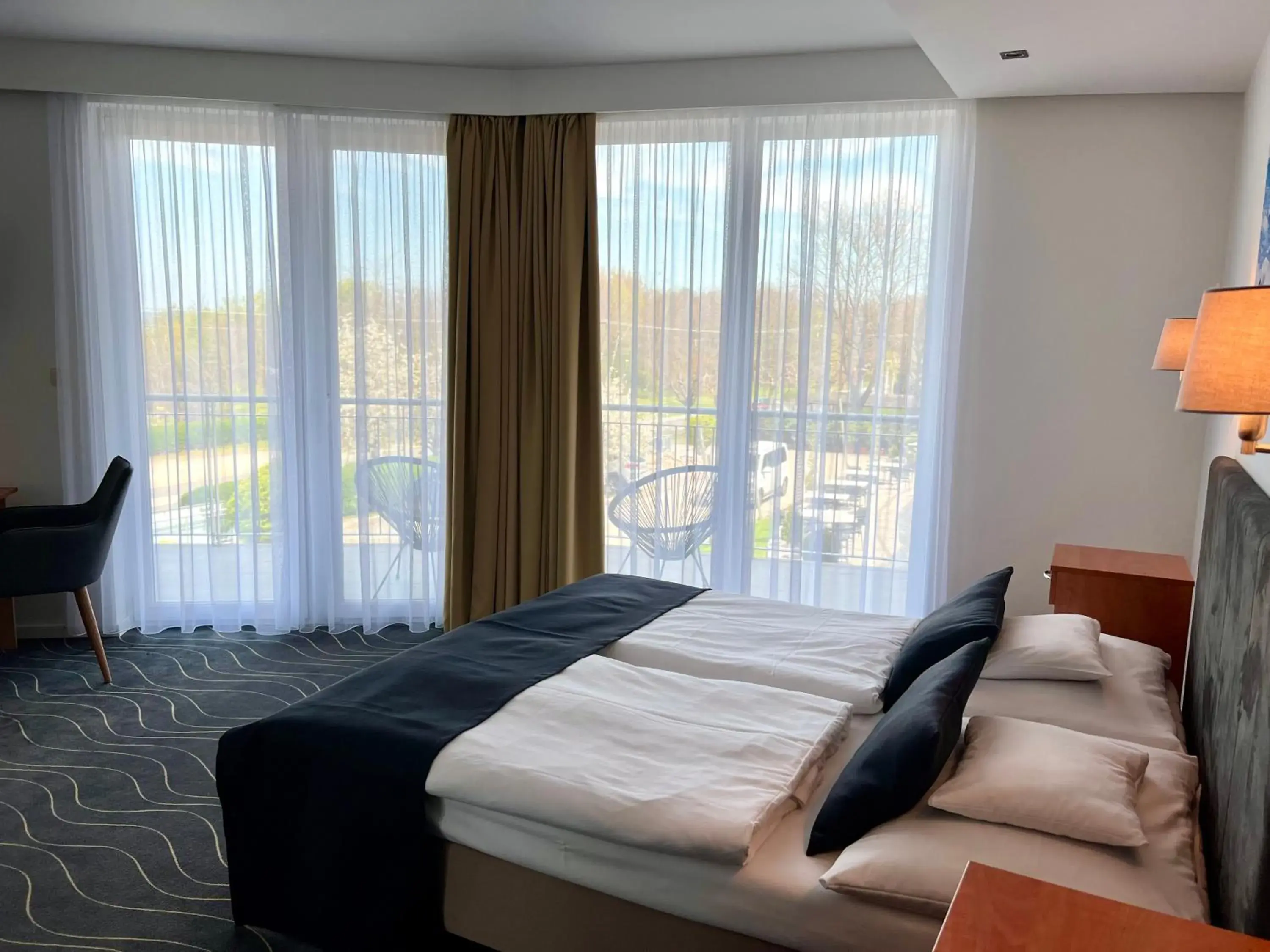 Family Room with Lake View in Holiday Resorts Family Room with Lake View in Holiday Resorts