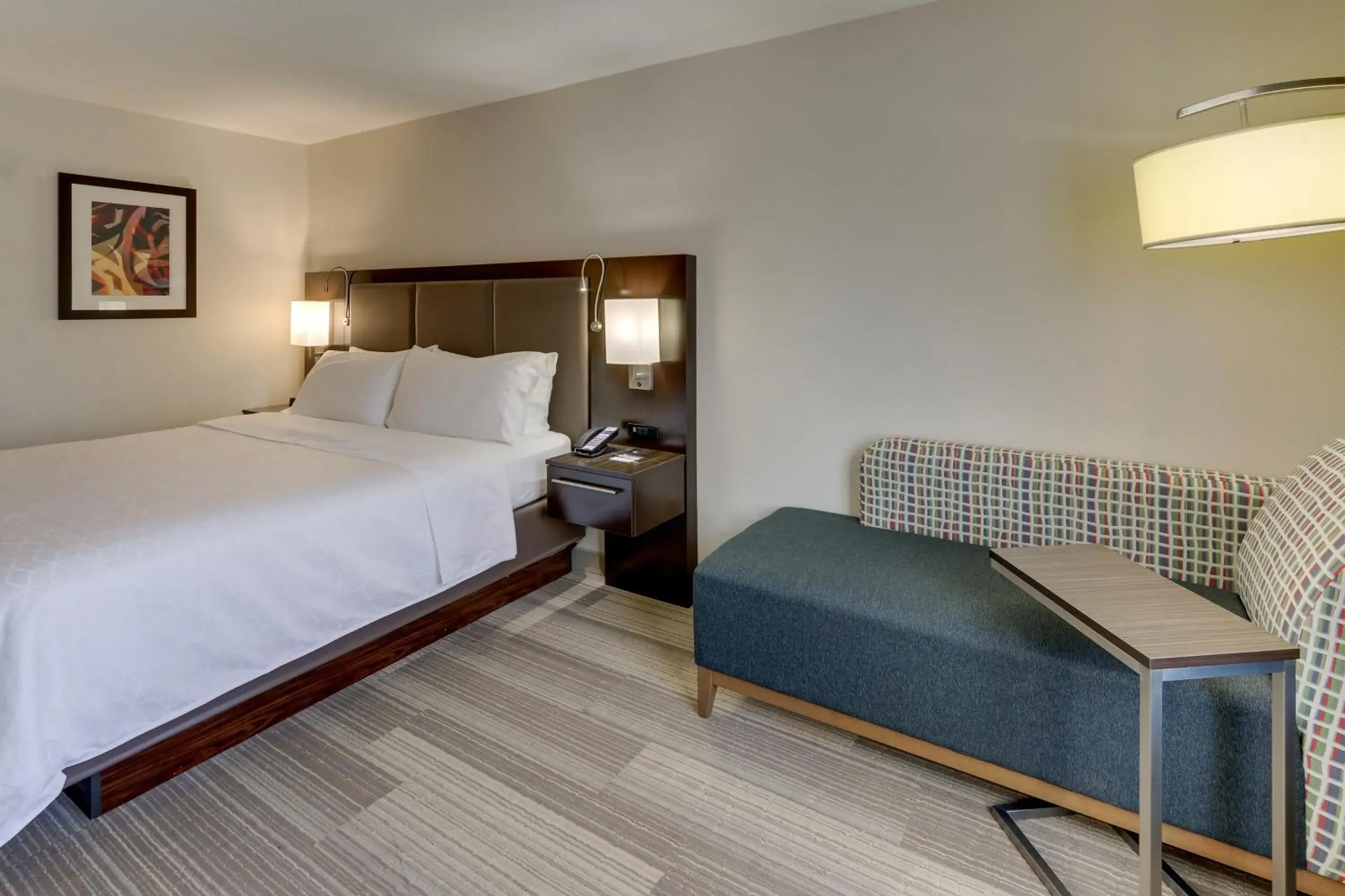 Standard King Room in Holiday Inn Express Hotel & Suites Dayton-Centerville by IHG Standard King Room in Holiday Inn Express Hotel & Suites Dayton-Centerville by IHG