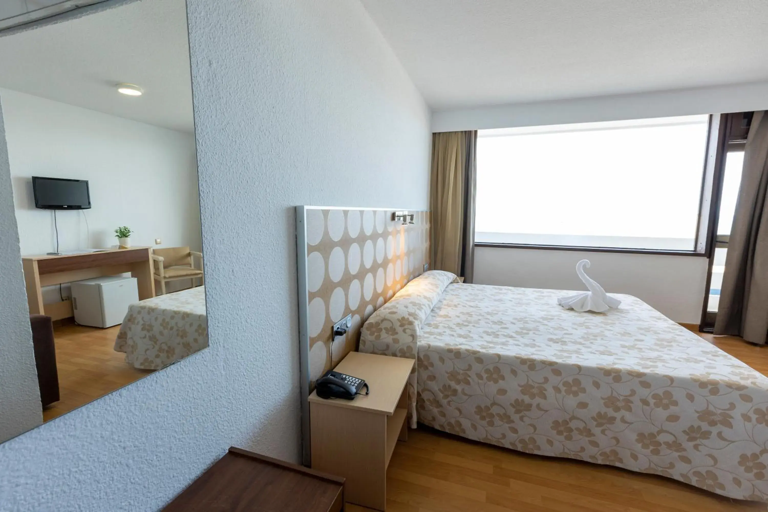 Studio (2 Adults + 1 Child) in Hotel Flamero Studio (2 Adults + 1 Child) in Hotel Flamero