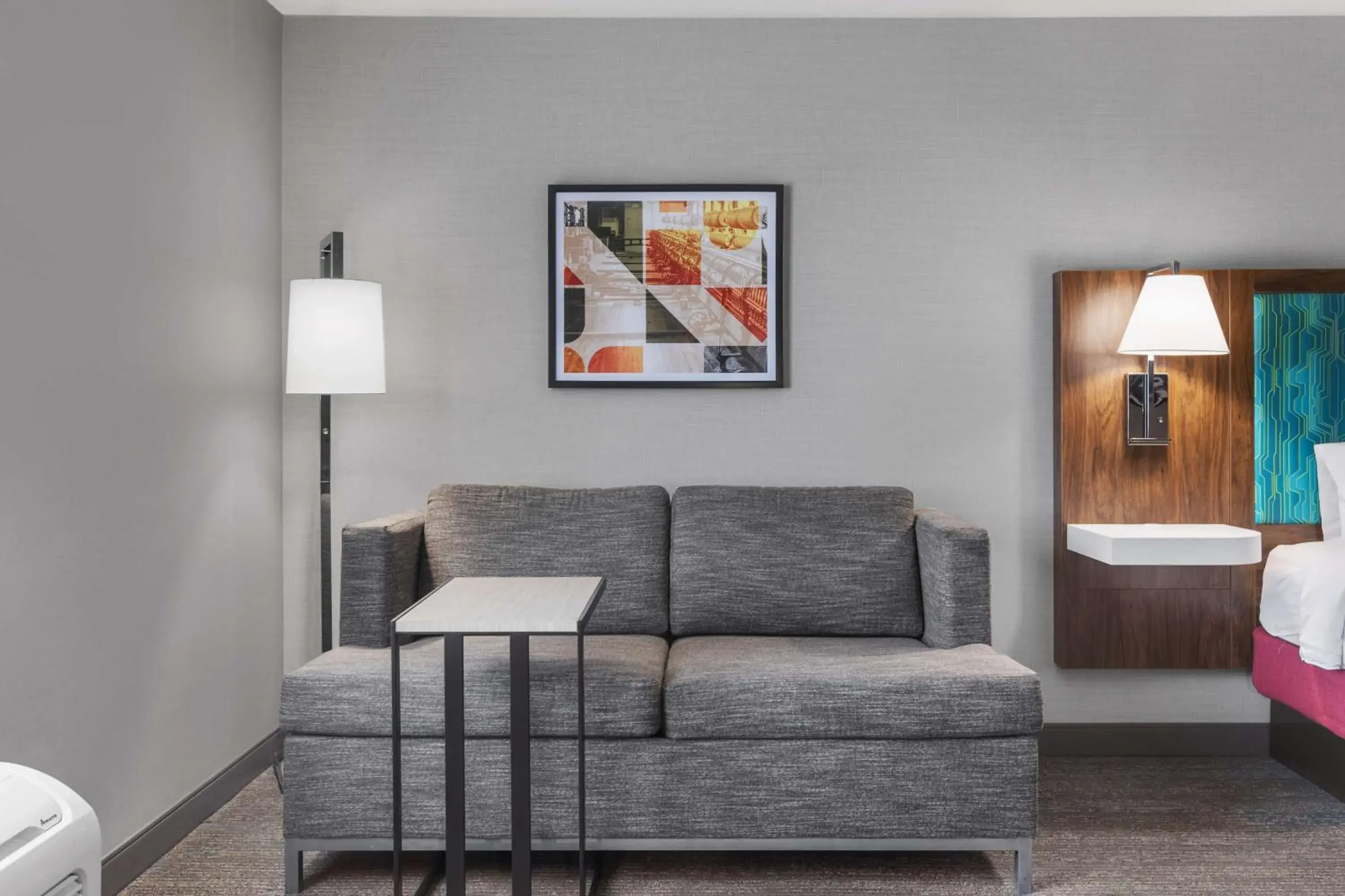 King Room with Sofa Bed and Study - Non-Smoking in Hampton Inn Pendleton King Room with Sofa Bed and Study - Non-Smoking in Hampton Inn Pendleton