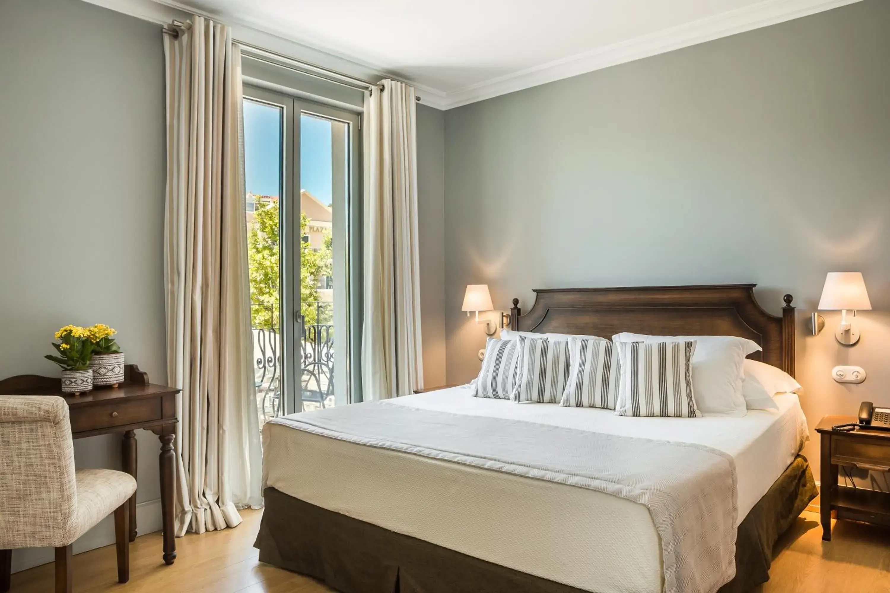 Junior Suite with town view in Aenos Hotel Junior Suite with town view in Aenos Hotel