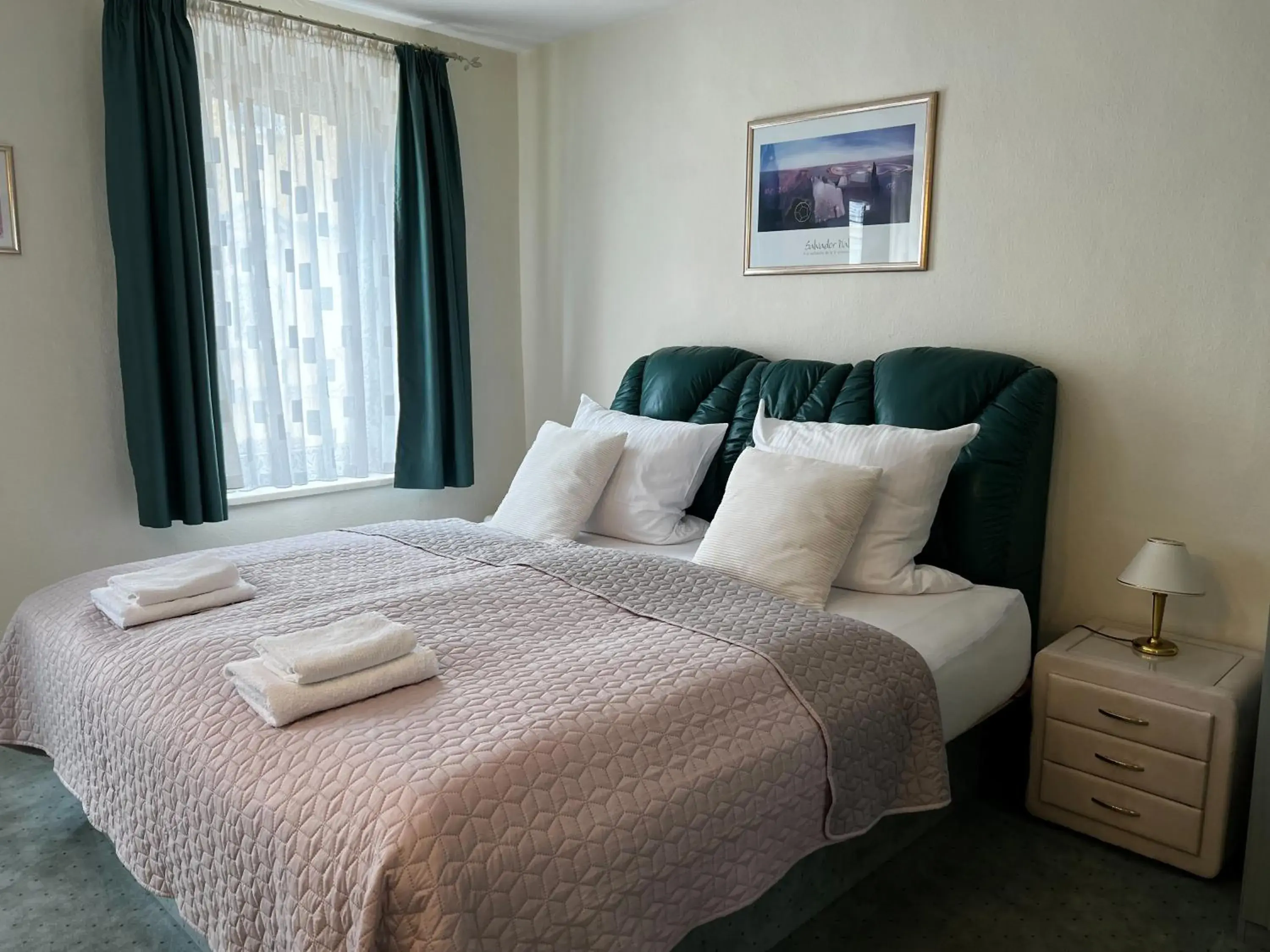 Deluxe Double Room in Hotel Zur Sonne Deluxe Double Room in Hotel Zur Sonne