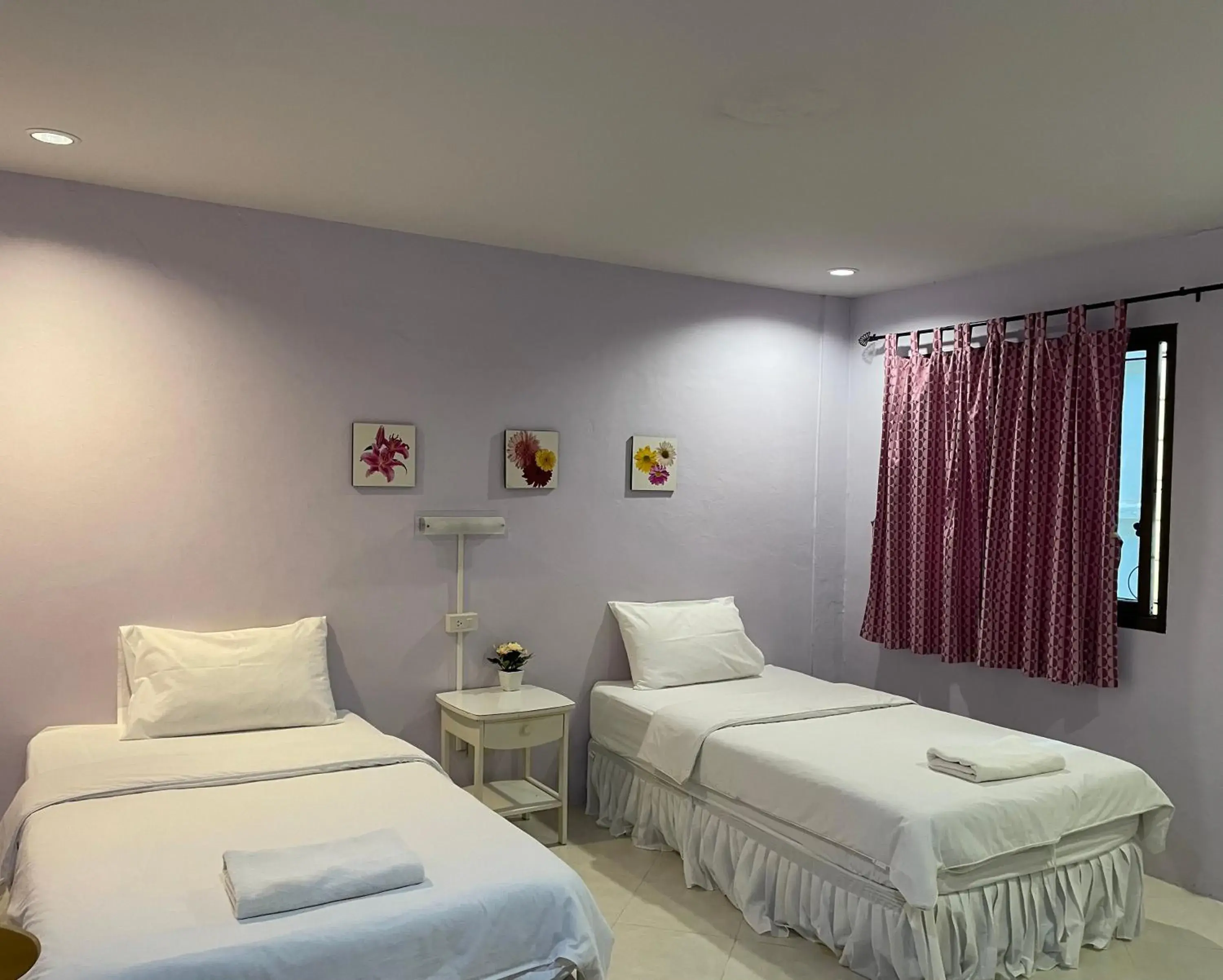 Standard Twin Room in Nawaporn Place Standard Twin Room in Nawaporn Place