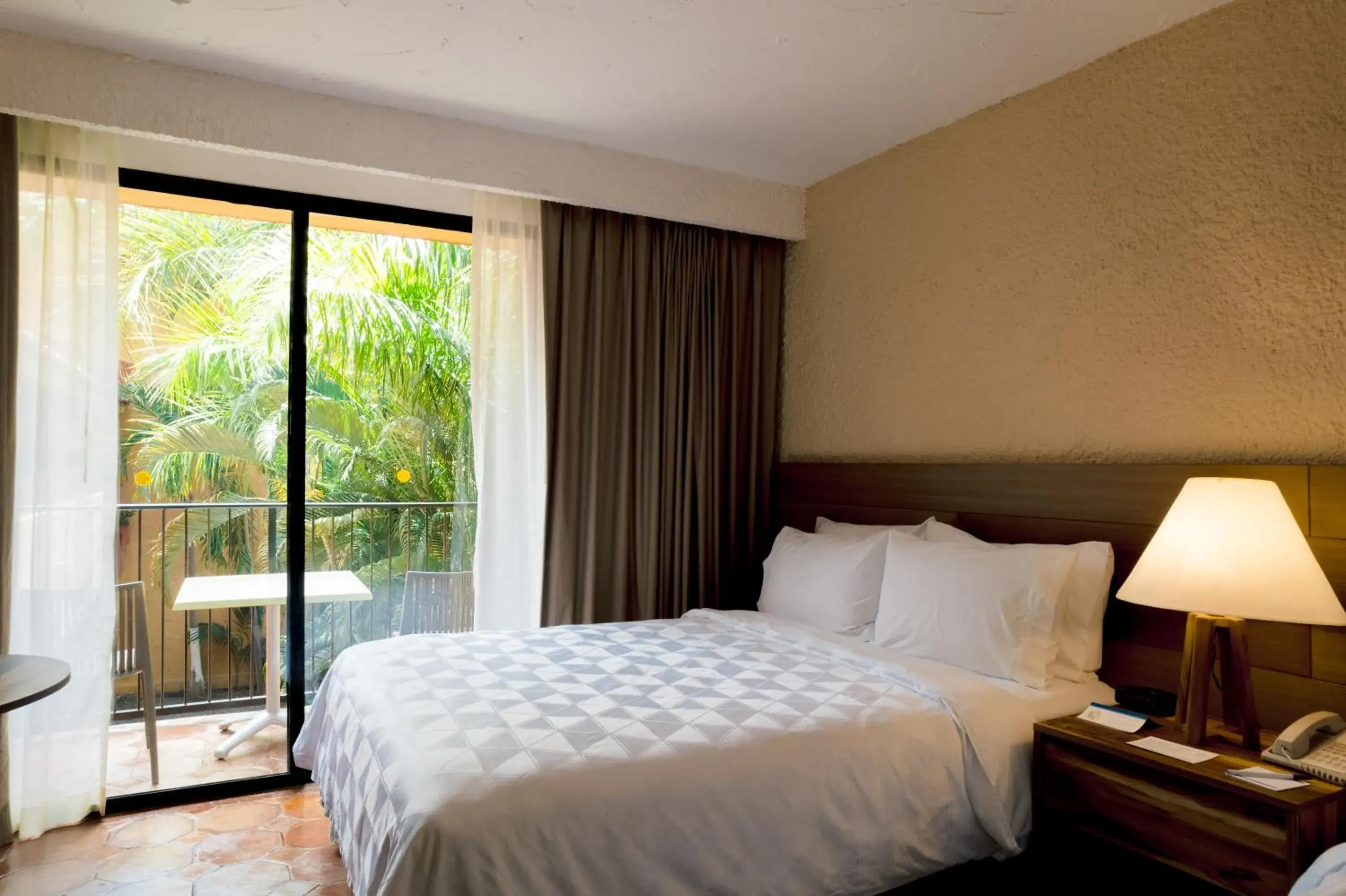 Standard King Room in Holiday Inn Resort Ixtapa All-Inclusive by IHG Standard King Room in Holiday Inn Resort Ixtapa All-Inclusive by IHG
