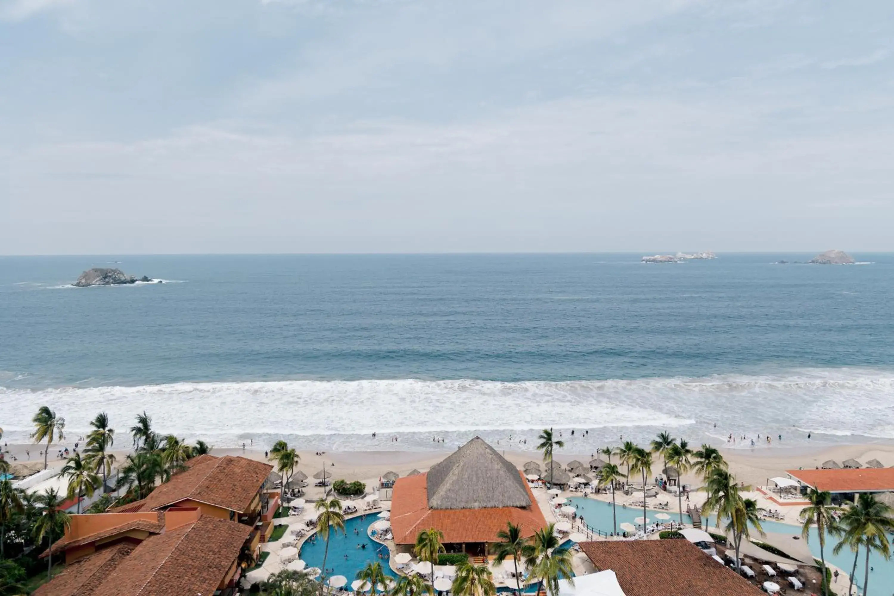Standard King Room with Ocean View in Holiday Inn Resort Ixtapa All-Inclusive by IHG Standard King Room with Ocean View in Holiday Inn Resort Ixtapa All-Inclusive by IHG
