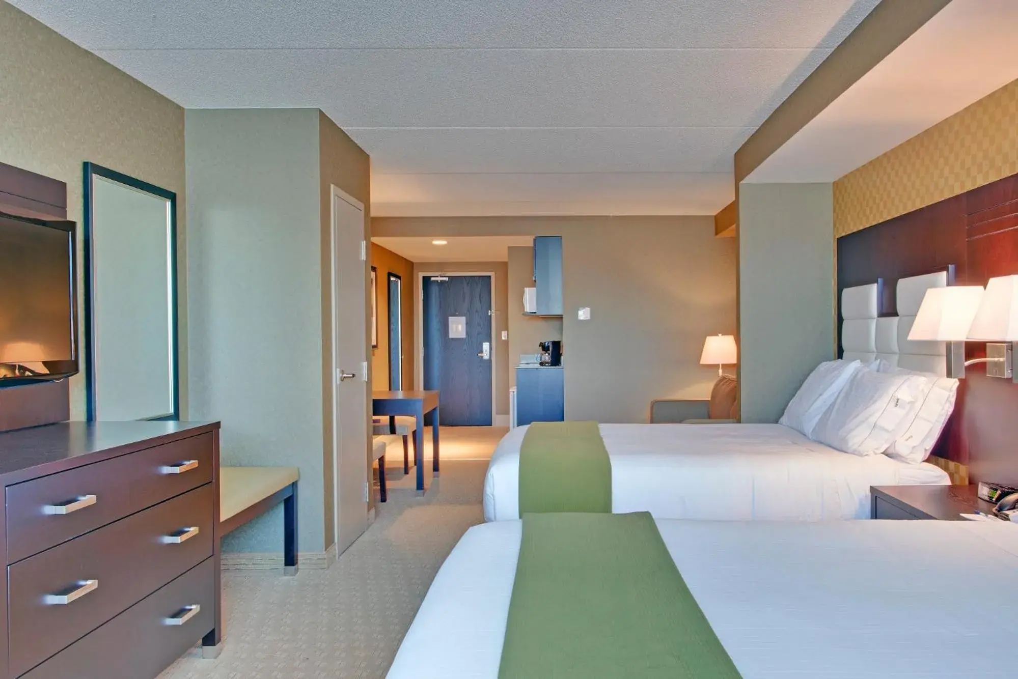 Queen Room with Two Queen Beds - Disability Access in Holiday Inn Express Hotel & Suites Ottawa West-Nepean, an IHG Hotel Queen Room with Two Queen Beds - Disability Access in Holiday Inn Express Hotel & Suites Ottawa West-Nepean, an IHG Hotel