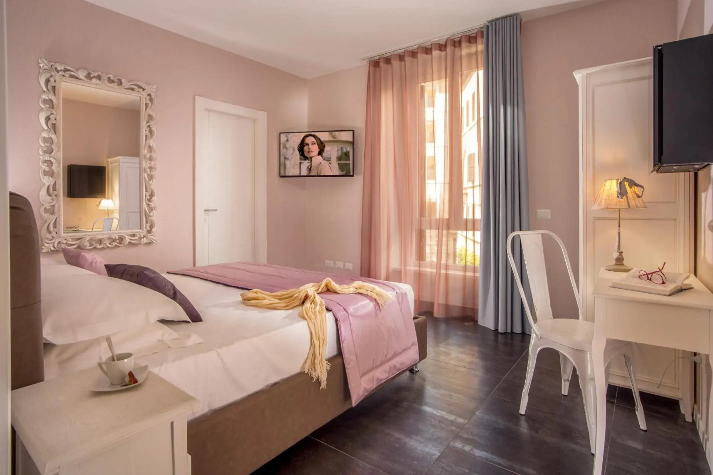 Superior Queen Room in Rome Visits Superior Queen Room in Rome Visits