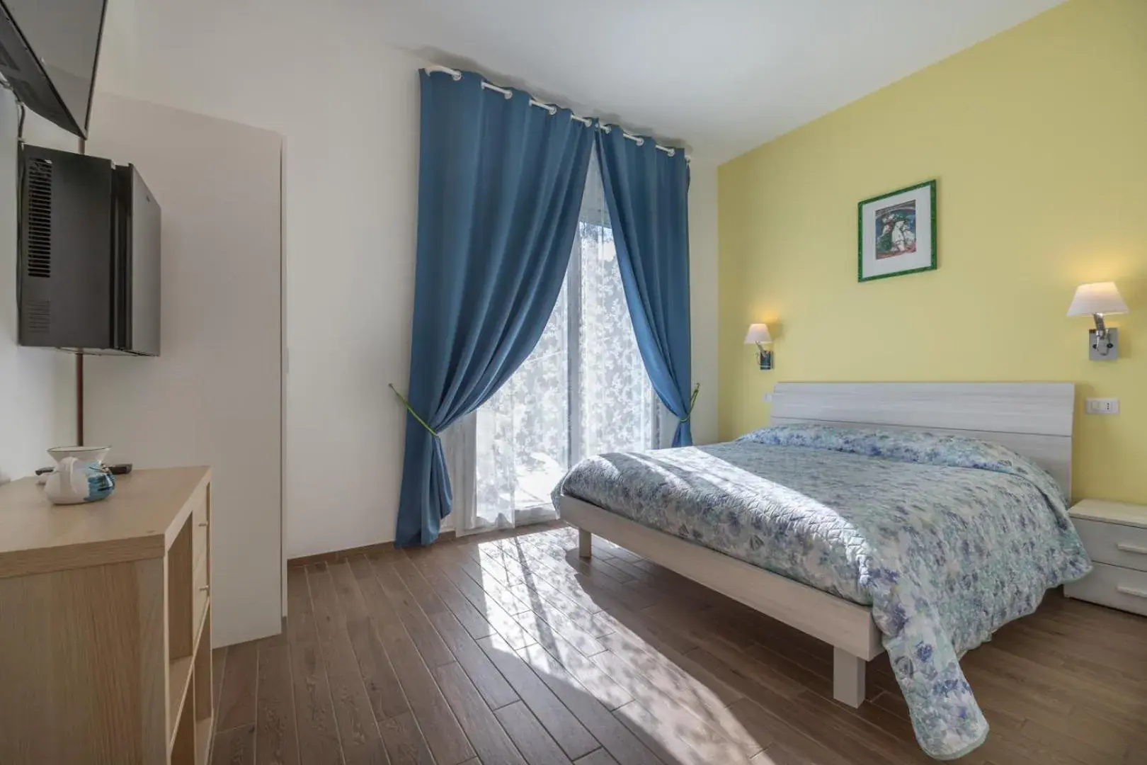 Deluxe Double Room with Balcony and Sea View - single occupancy in B&B Villamarea Deluxe Double Room with Balcony and Sea View - single occupancy in B&B Villamarea