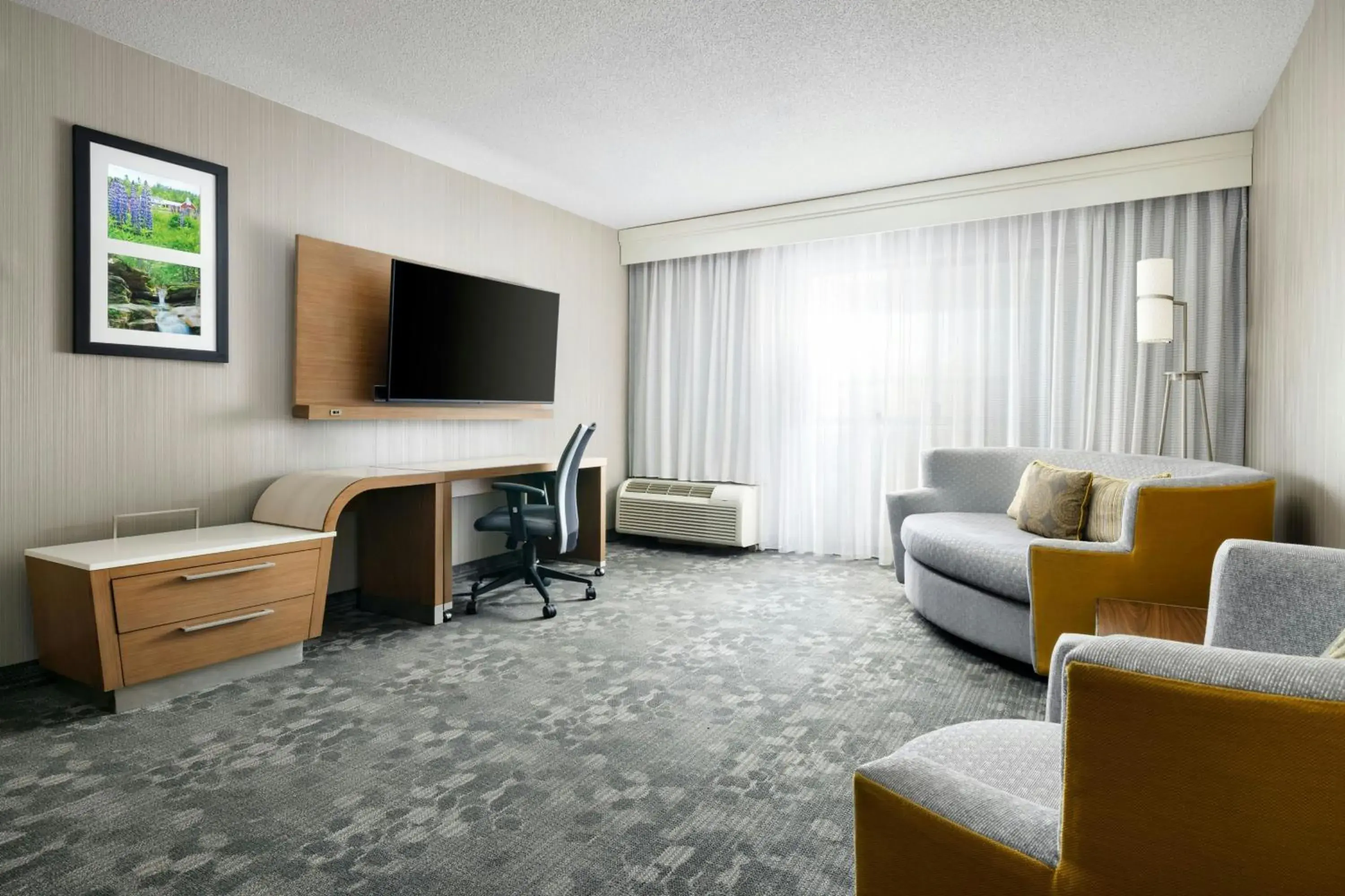 1 Bedroom 2 room Suite, 1 King, Sofa bed in Courtyard by Marriott Concord 1 Bedroom 2 room Suite, 1 King, Sofa bed in Courtyard by Marriott Concord
