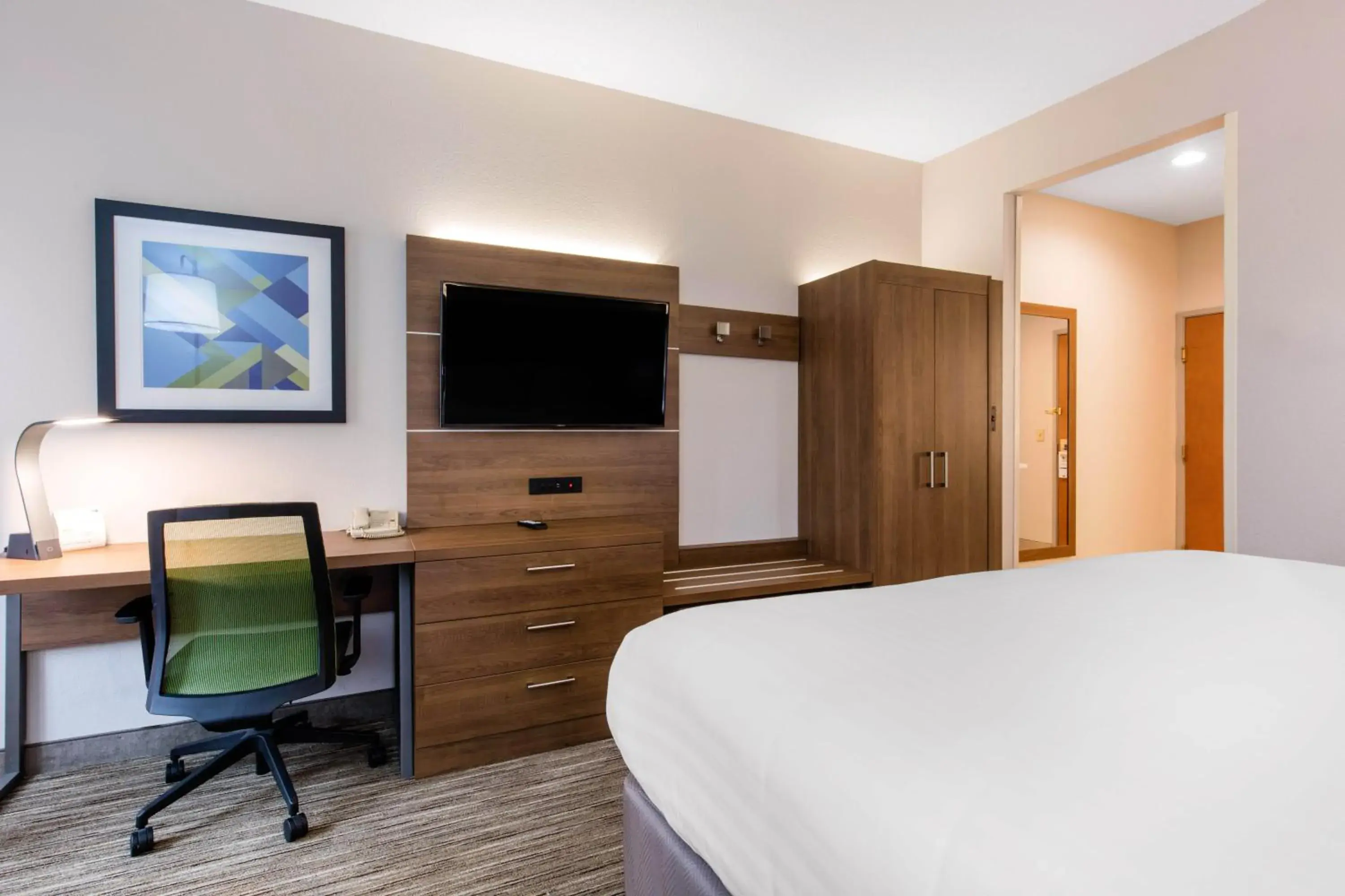 Standard Room with Two Queen Beds in Holiday Inn Express Henderson by IHG Standard Room with Two Queen Beds in Holiday Inn Express Henderson by IHG
