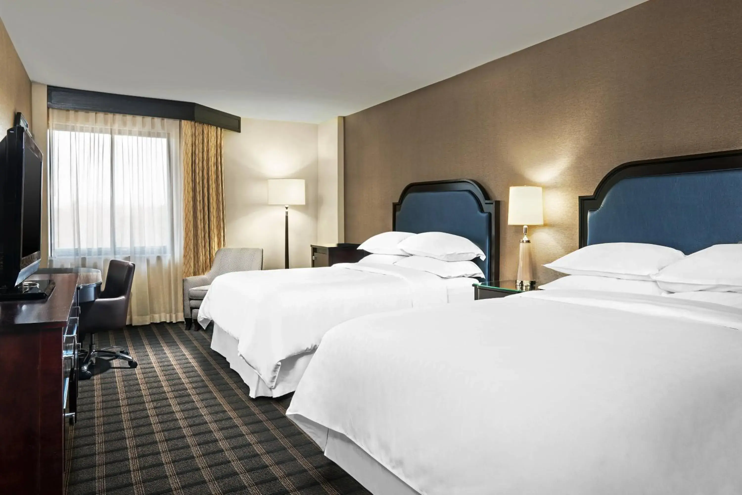 Deluxe Double Room in Sheraton Charlotte Airport Deluxe Double Room in Sheraton Charlotte Airport