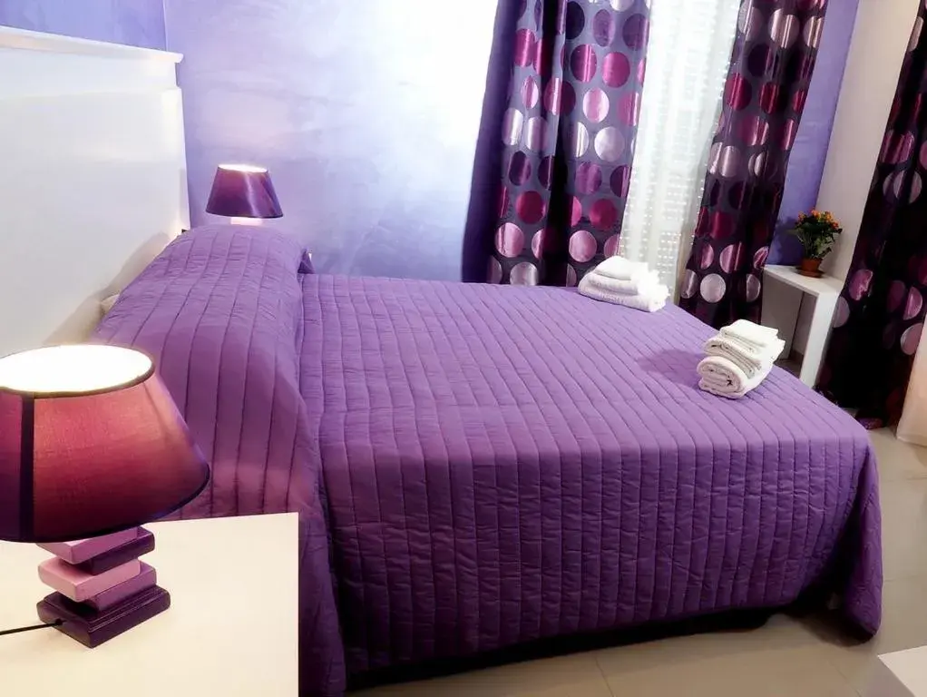 Double or Twin Room with Partial Sea View in Residenza La Torre Double or Twin Room with Partial Sea View in Residenza La Torre