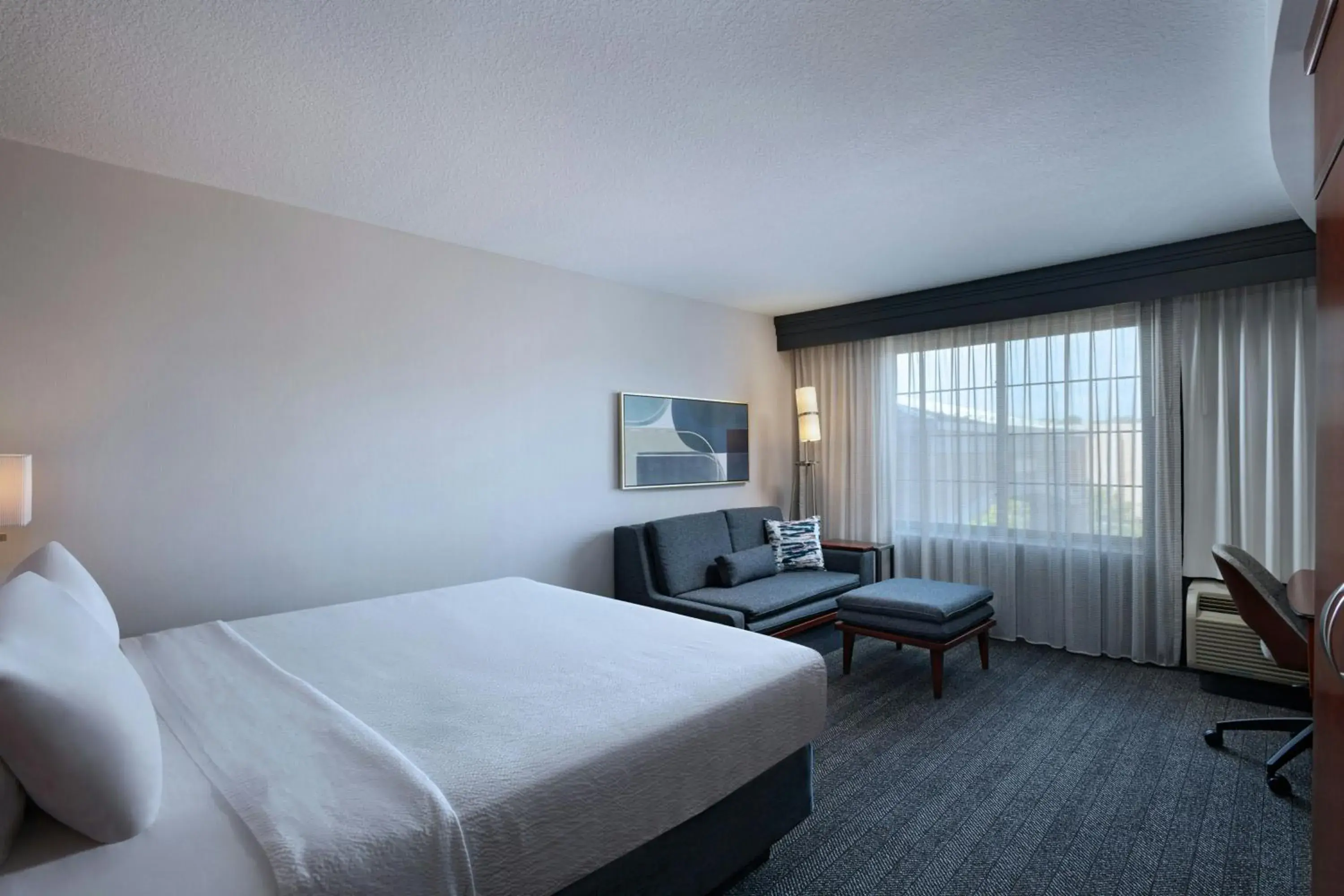 King Room with Sofa Bed in Courtyard by Marriott Omaha Aksarben Village King Room with Sofa Bed in Courtyard by Marriott Omaha Aksarben Village