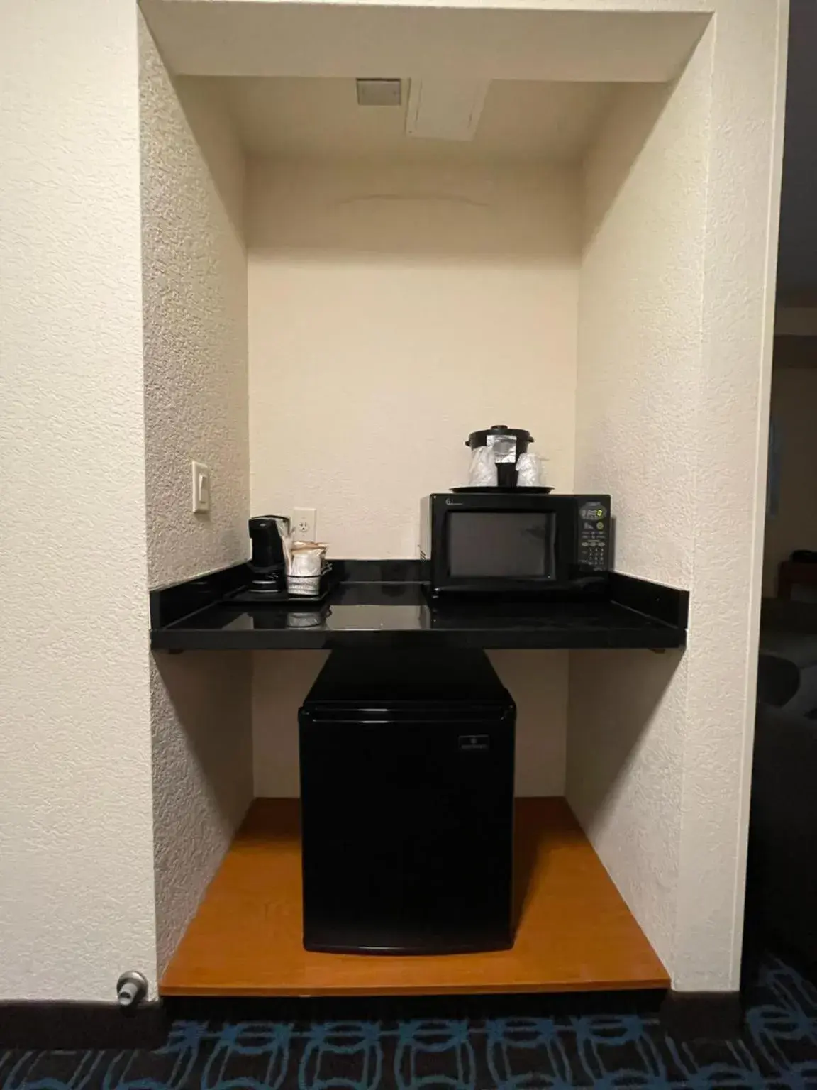 King Studio with Sofa Bed and Adapted Tub - Mobility and Hearing Accessible in Fairfield by Marriott Inn & Suites Melbourne West/Palm Bay King Studio with Sofa Bed and Adapted Tub - Mobility and Hearing Accessible in Fairfield by Marriott Inn & Suites Melbourne West/Palm Bay